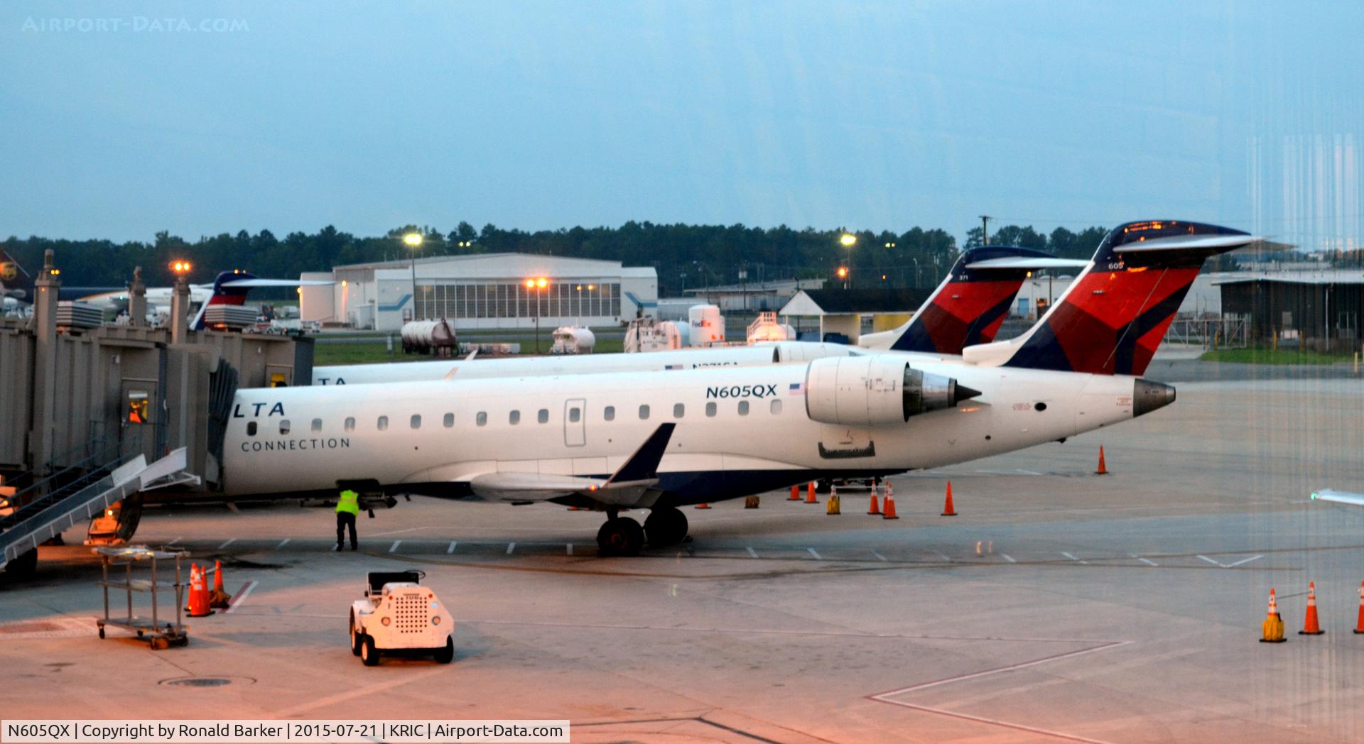 N605QX, 2002 Bombardier CRJ-701 (CL-600-2C10) Regional Jet C/N 10022, On the ramp Richmond