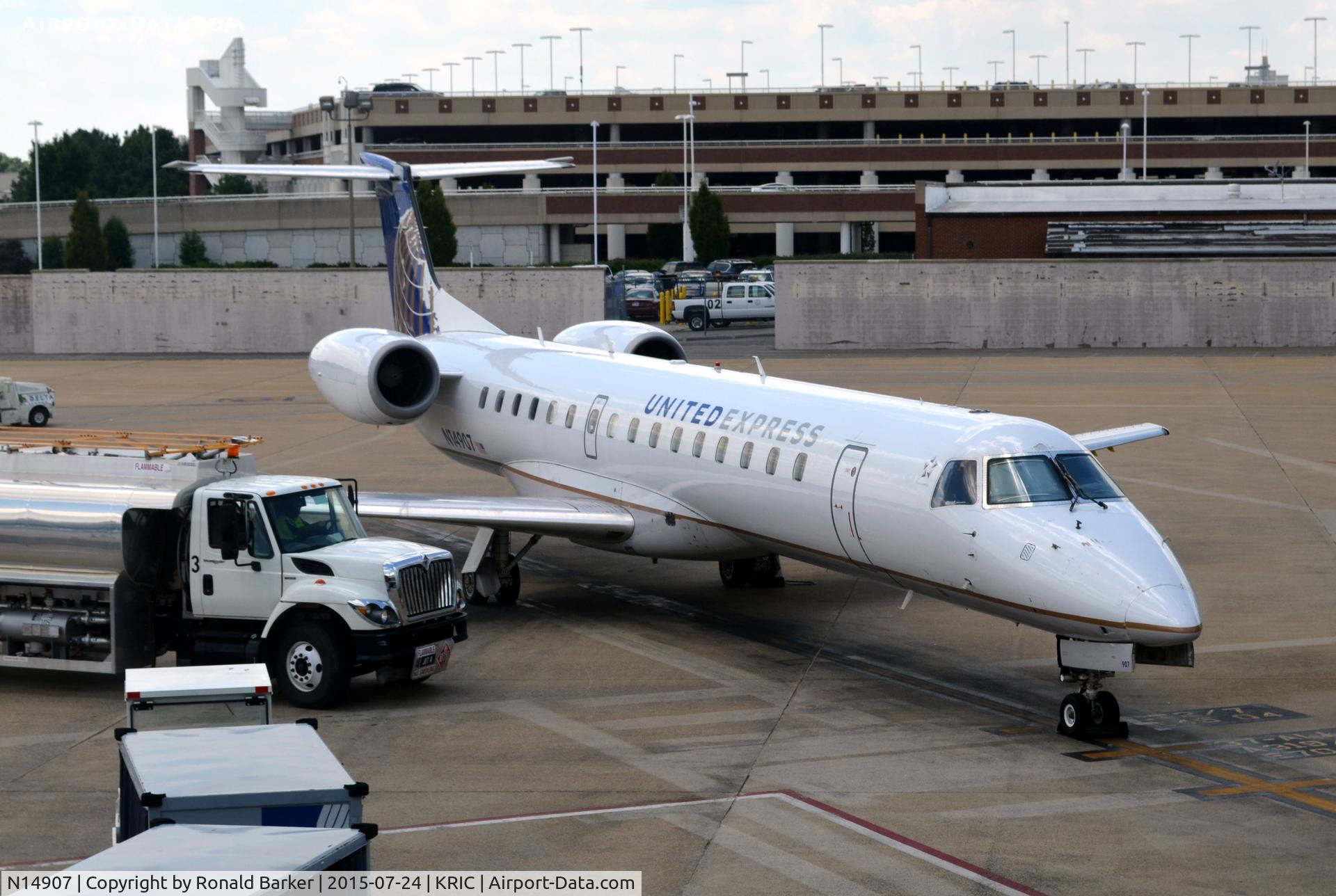 N14907, 2001 Embraer ERJ-145LR (EMB-145LR) C/N 145468, At the gate Richmond