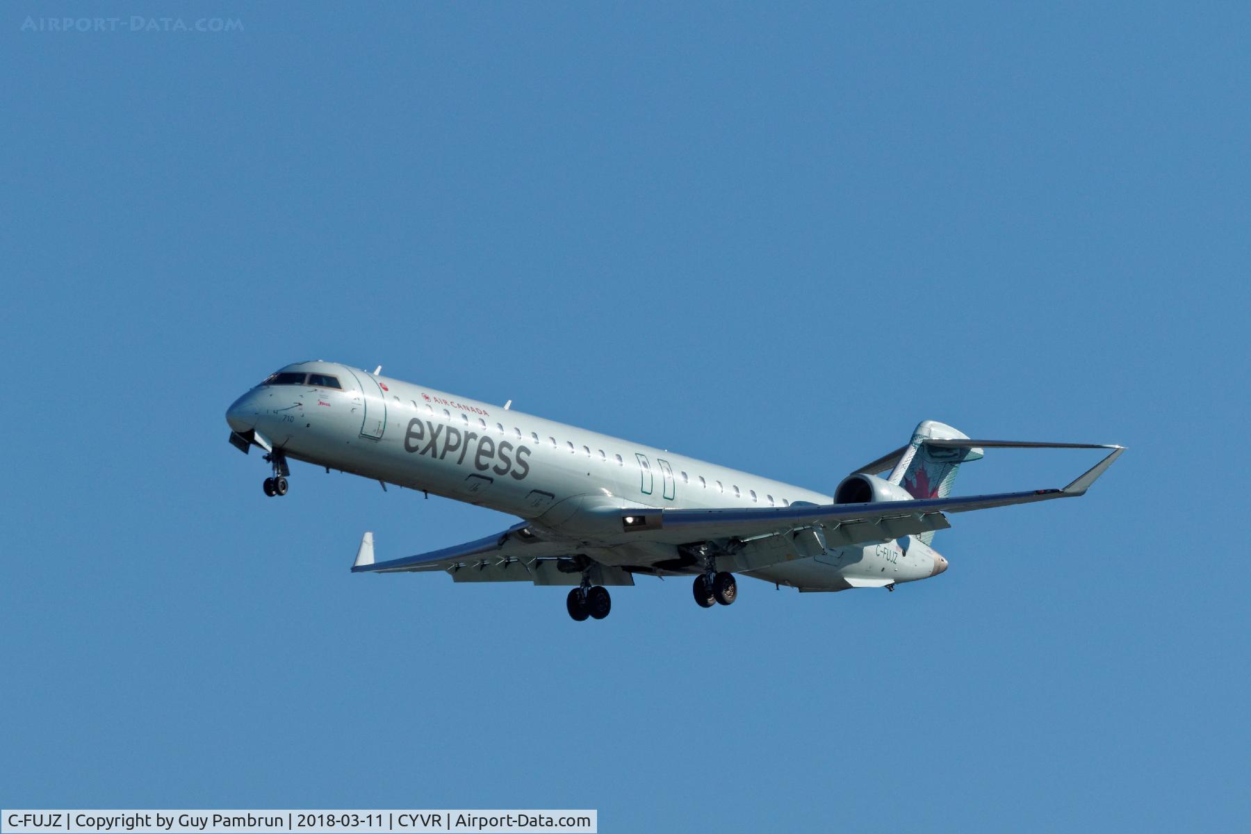 C-FUJZ, 2005 Bombardier CRJ-900 C/N 15048, Landing