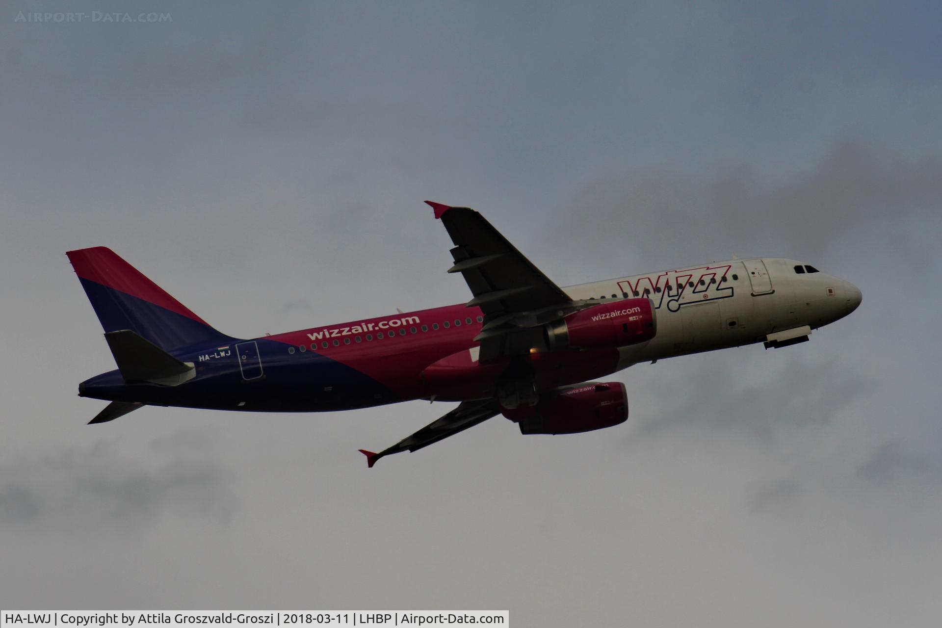 HA-LWJ, 2011 Airbus A320-232 C/N 4683, Budapest Ferihegy International Airport, Hungary