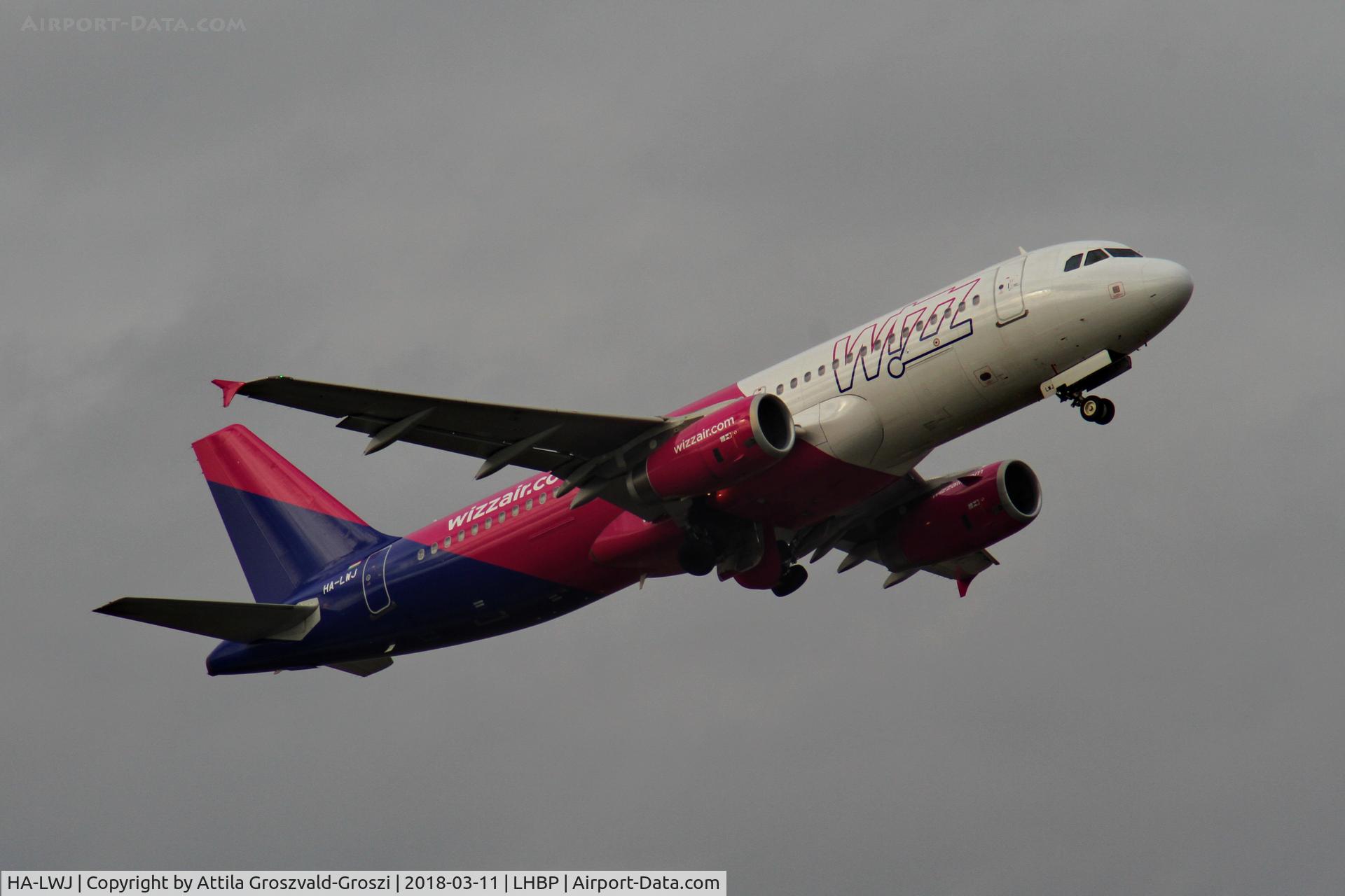 HA-LWJ, 2011 Airbus A320-232 C/N 4683, Budapest Ferihegy International Airport, Hungary