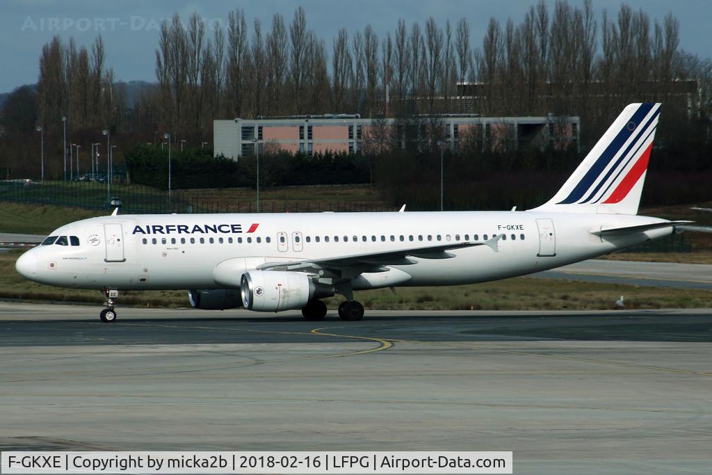 F-GKXE, 2002 Airbus A320-214 C/N 1879, Taxiing. Scrapped in september 2022.