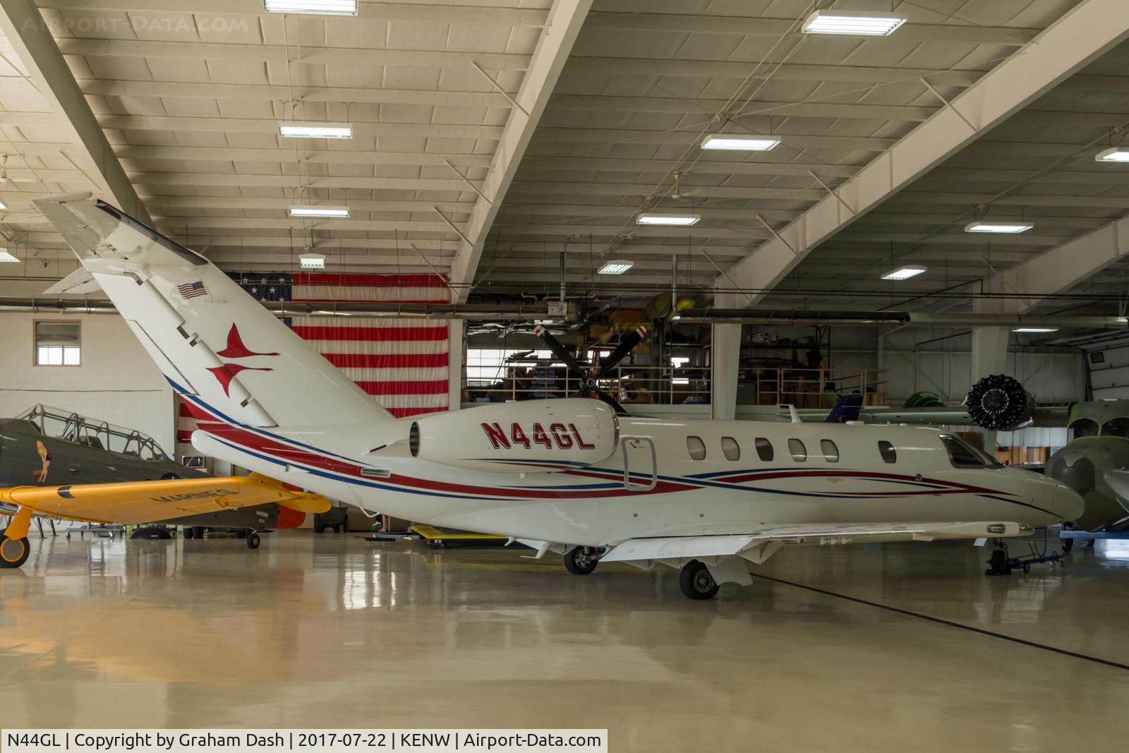 N44GL, 2011 Cessna 525C CitationJet CJ4 C/N 525C-0061, Cessna 525C N44GL at Kenosha Regional Airport