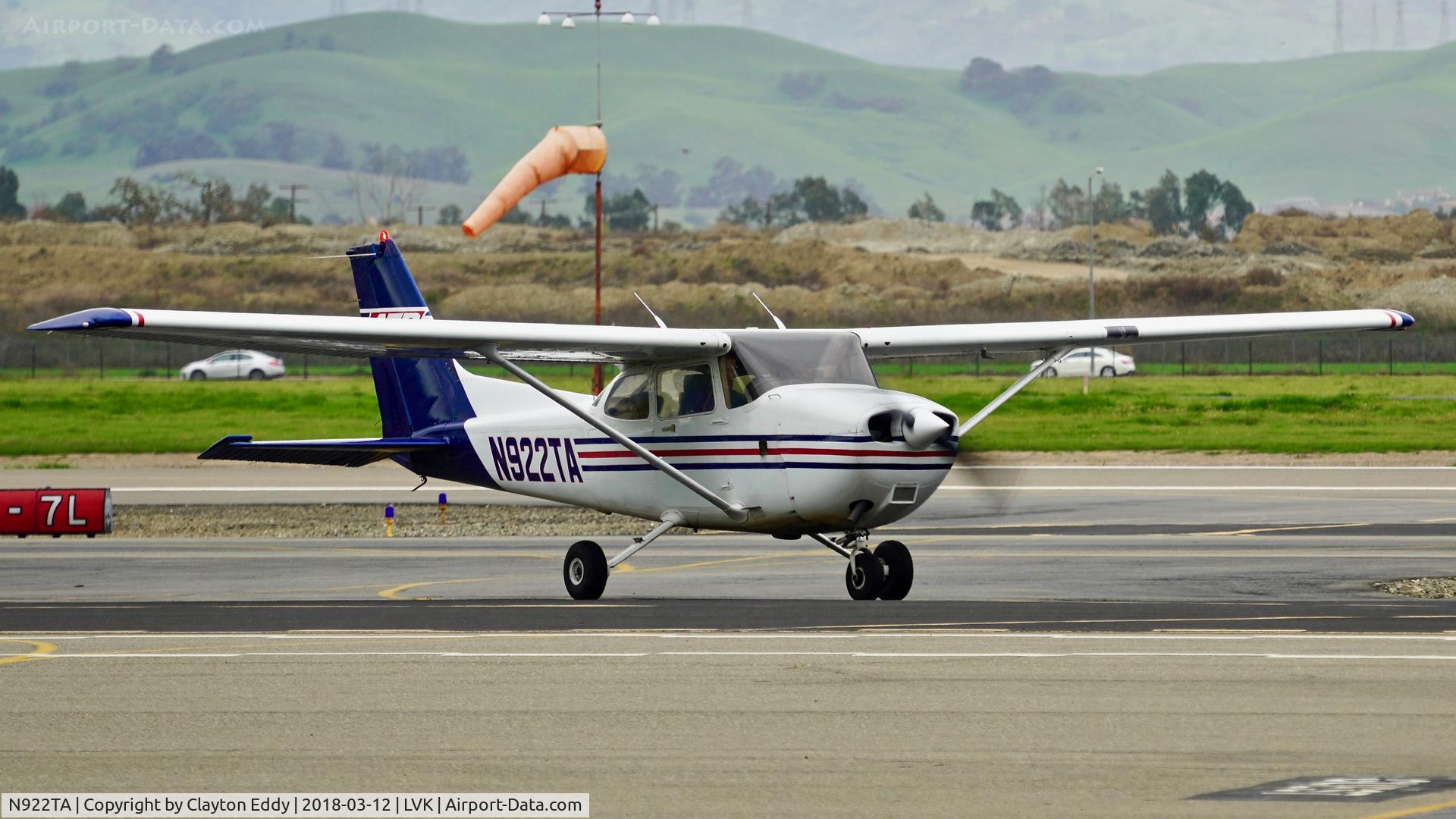 N922TA, 1997 Cessna 172R C/N 17280249, Livermore Airport California 2018.