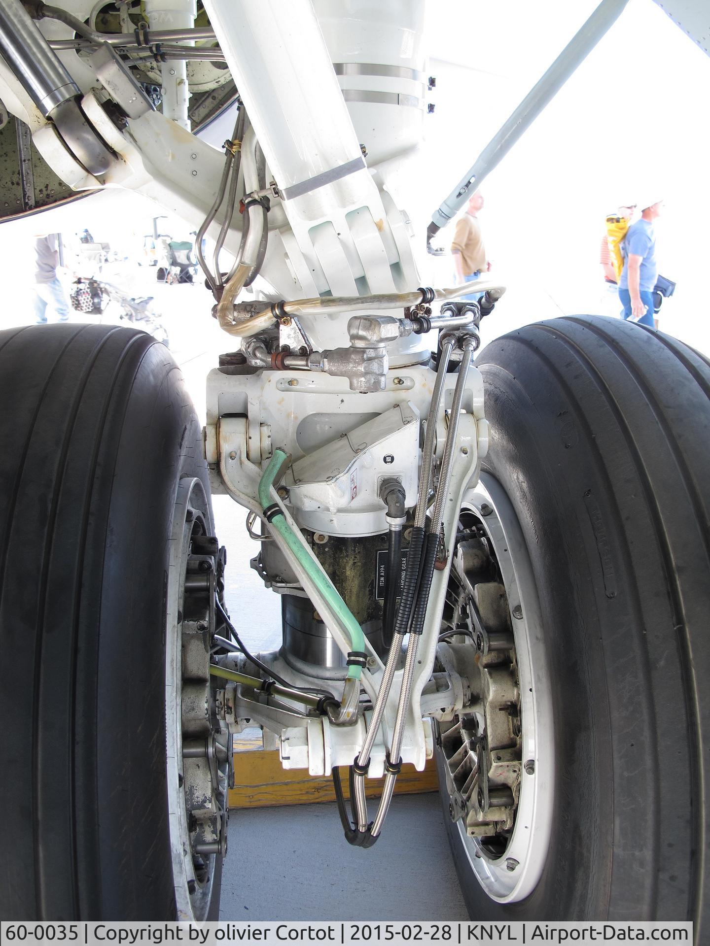 60-0035, 1960 Boeing B-52H Stratofortress C/N 464400, main landing gear
