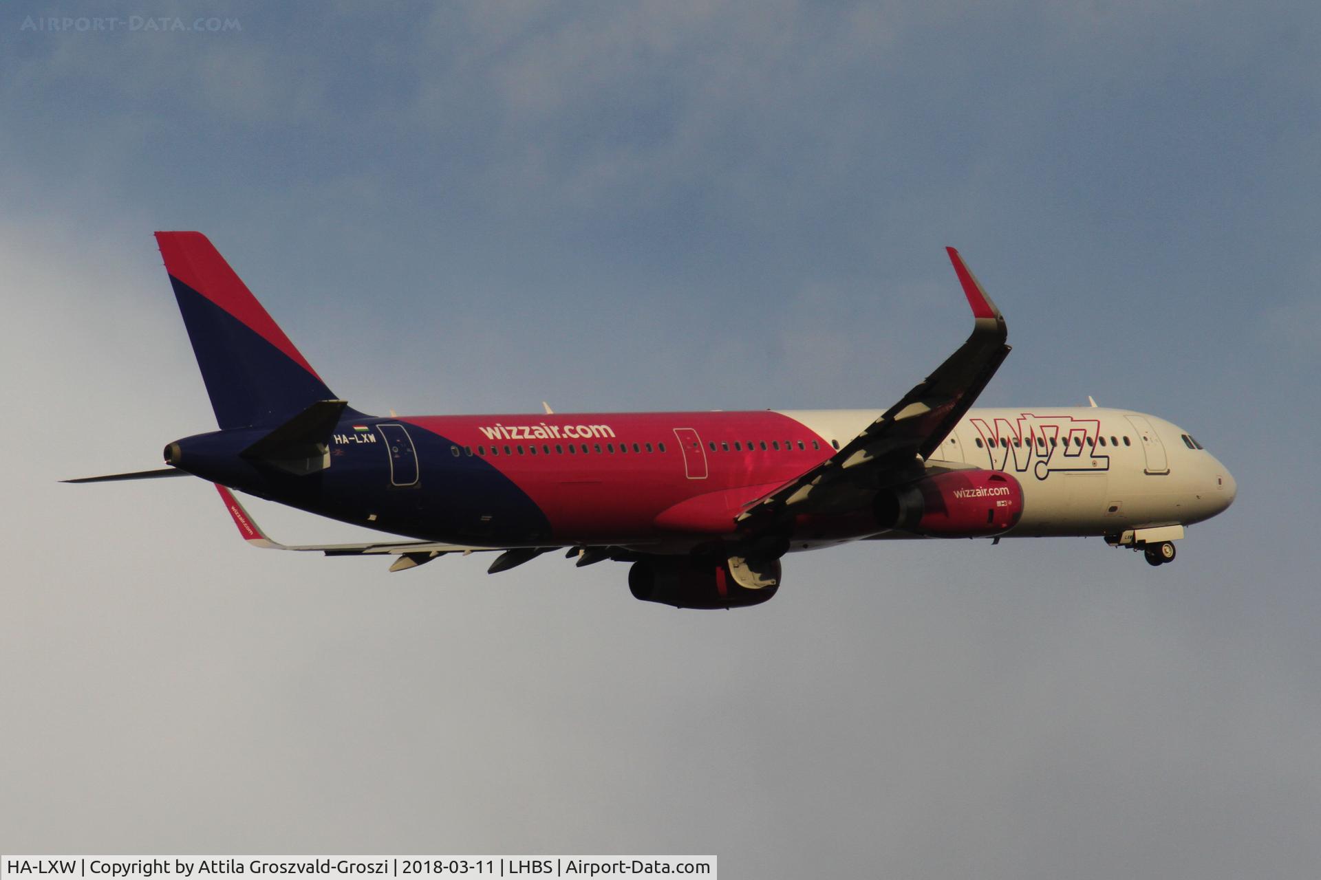 HA-LXW, 2017 Airbus A321-231 C/N 7947, Budapest Ferihegy International Airport, Hungary