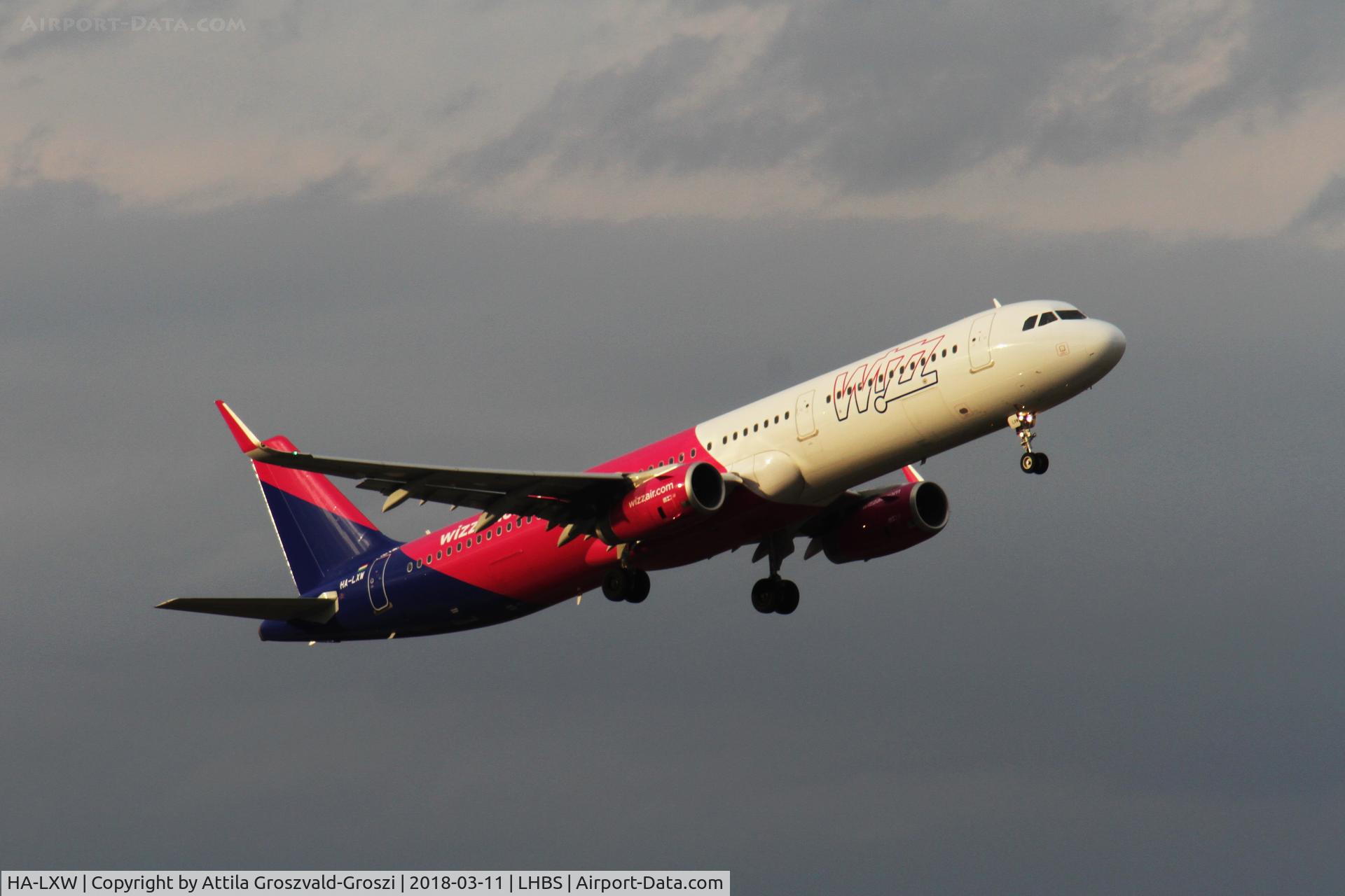 HA-LXW, 2017 Airbus A321-231 C/N 7947, Budapest Ferihegy International Airport, Hungary