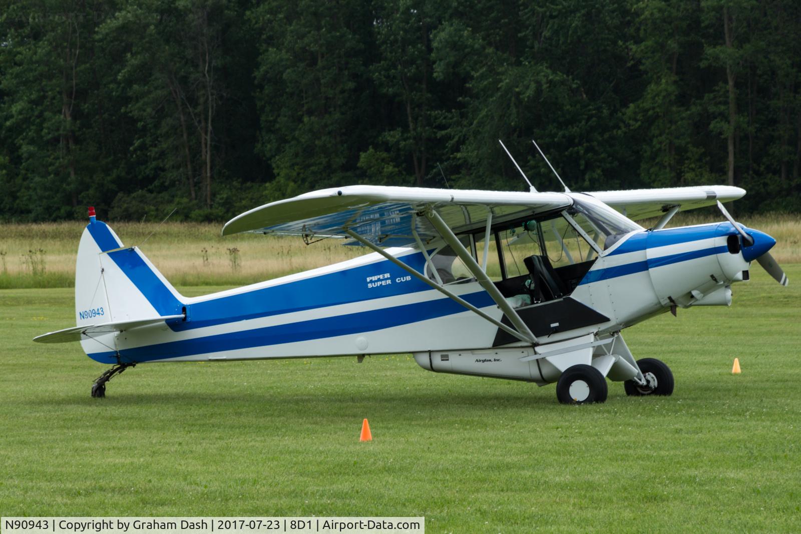 N90943, 1981 Piper PA-18-150 Super Cub C/N 18-8109049, Piper PA-18 N90943 at New Holstein, WI.