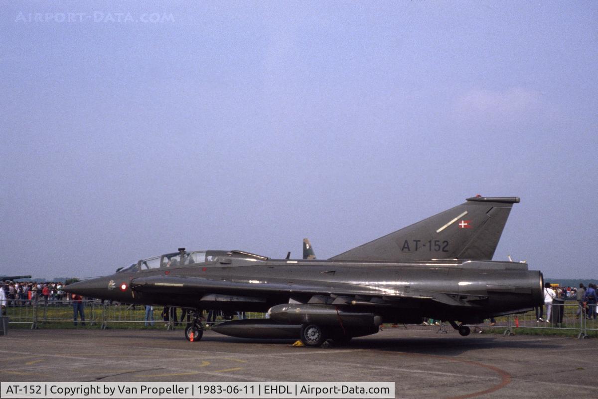 AT-152, 1971 Saab TF-35 Draken C/N 35-1152, Saab TF-35 Draken of the Flyvevåbnet (Royal Danish Air Force) at Deelen Air Base Open Day 1983