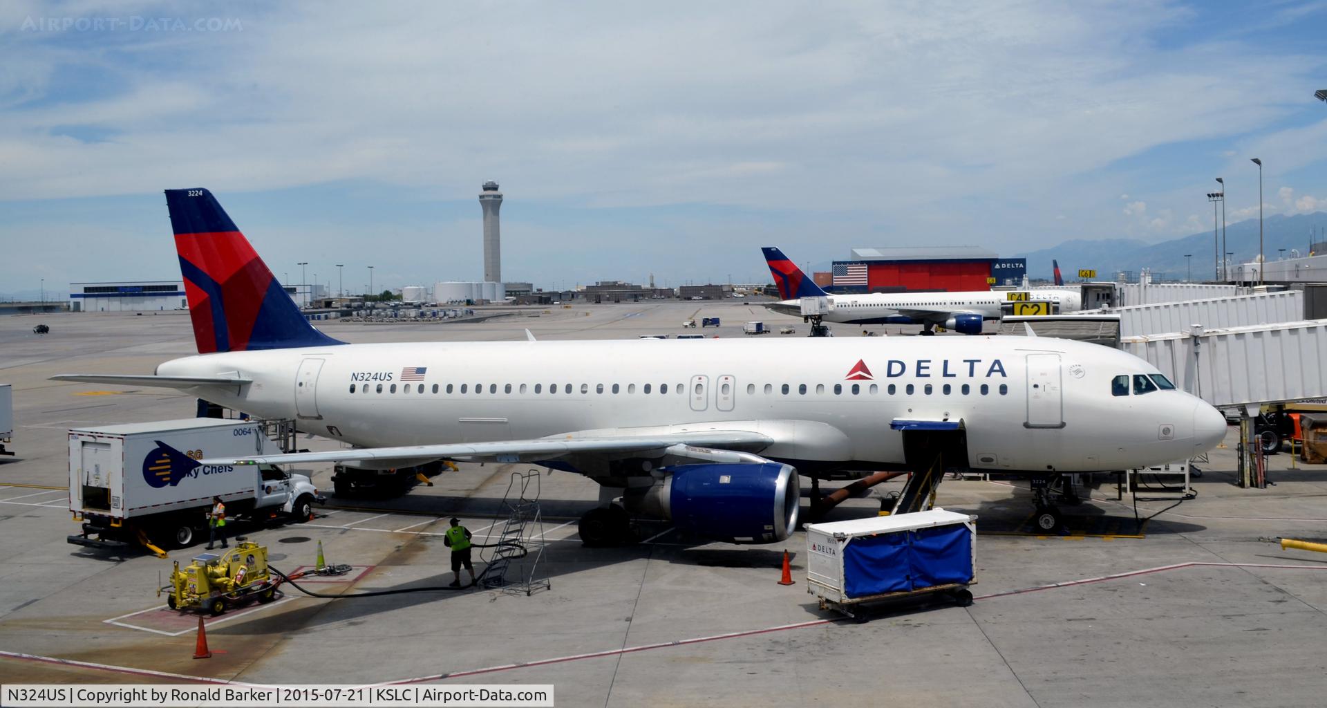 N324US, 1992 Airbus A320-211 C/N 273, Gate C2 SLC