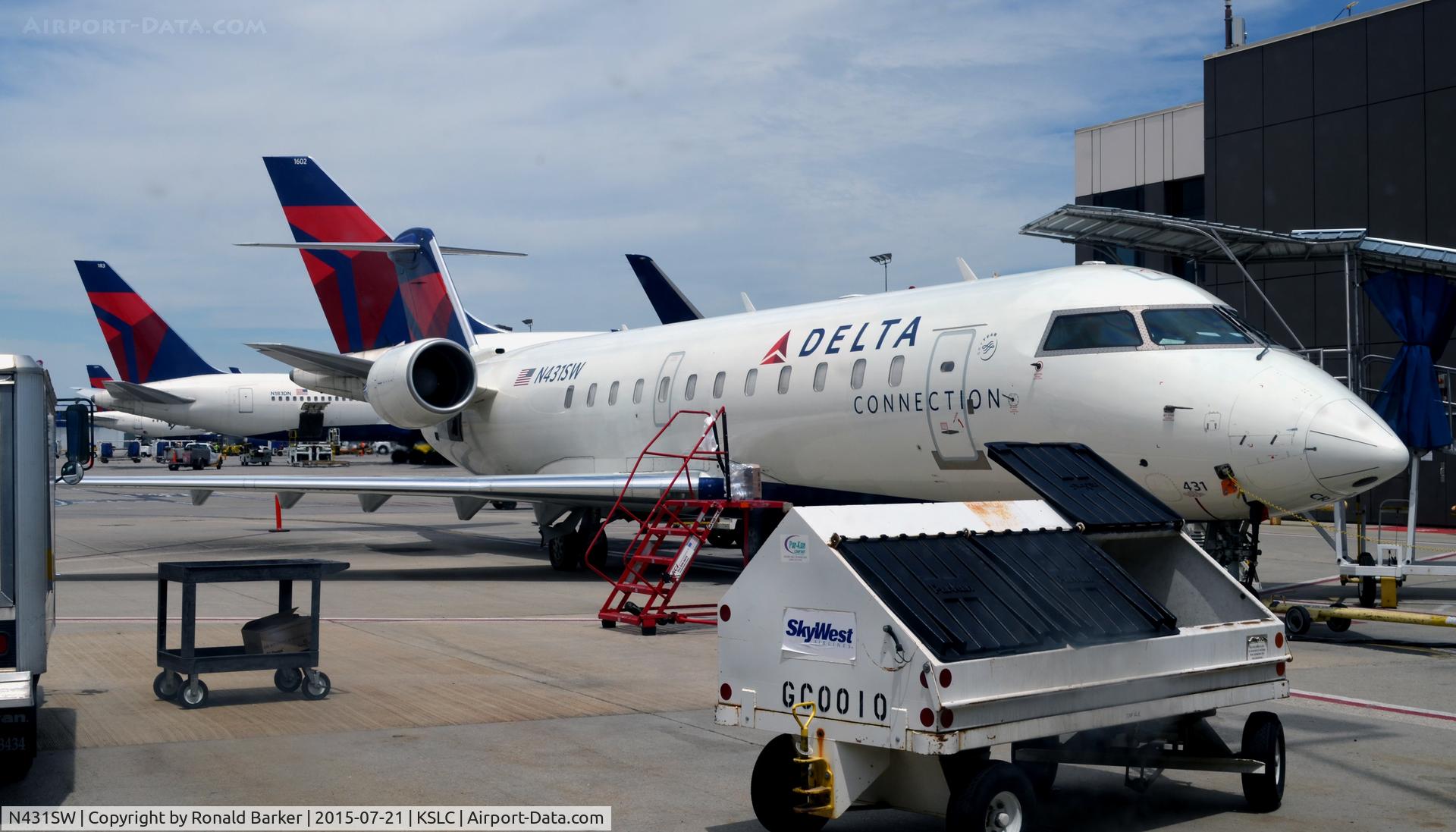N431SW, 2001 Bombardier CRJ-200LR (CL-600-2B19) C/N 7536, Gate E1 SLC