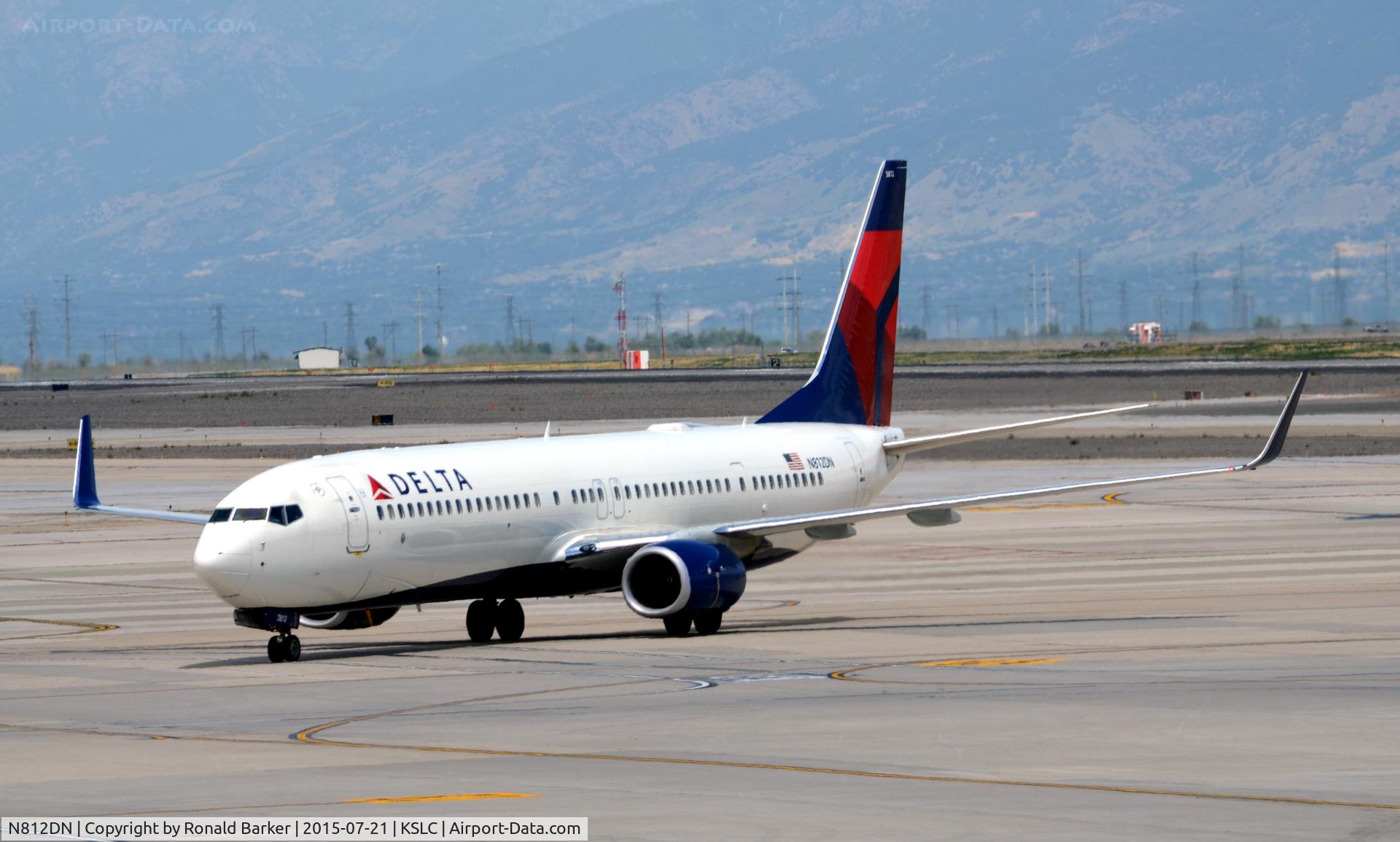 N812DN, 2013 Boeing 737-932/ER C/N 31923, Taxi SLC