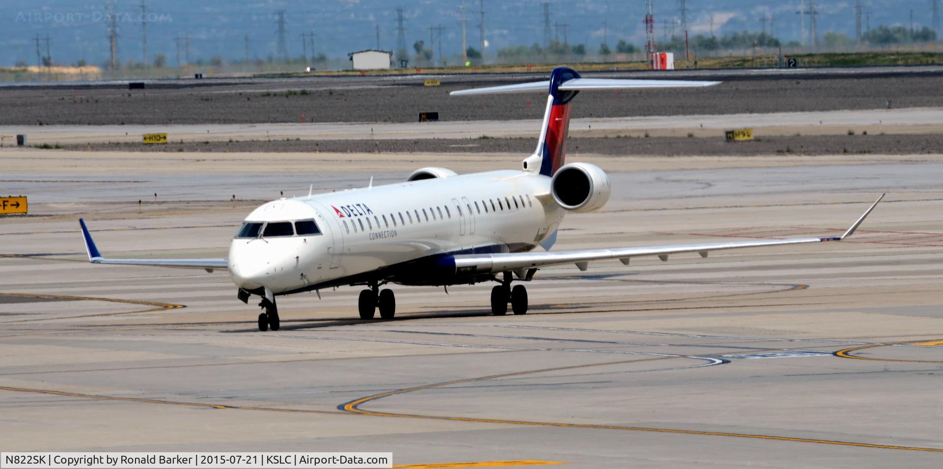N822SK, 2008 Bombardier CRJ-900ER (CL-600-2D24) C/N 15203, Taxi to park SLC