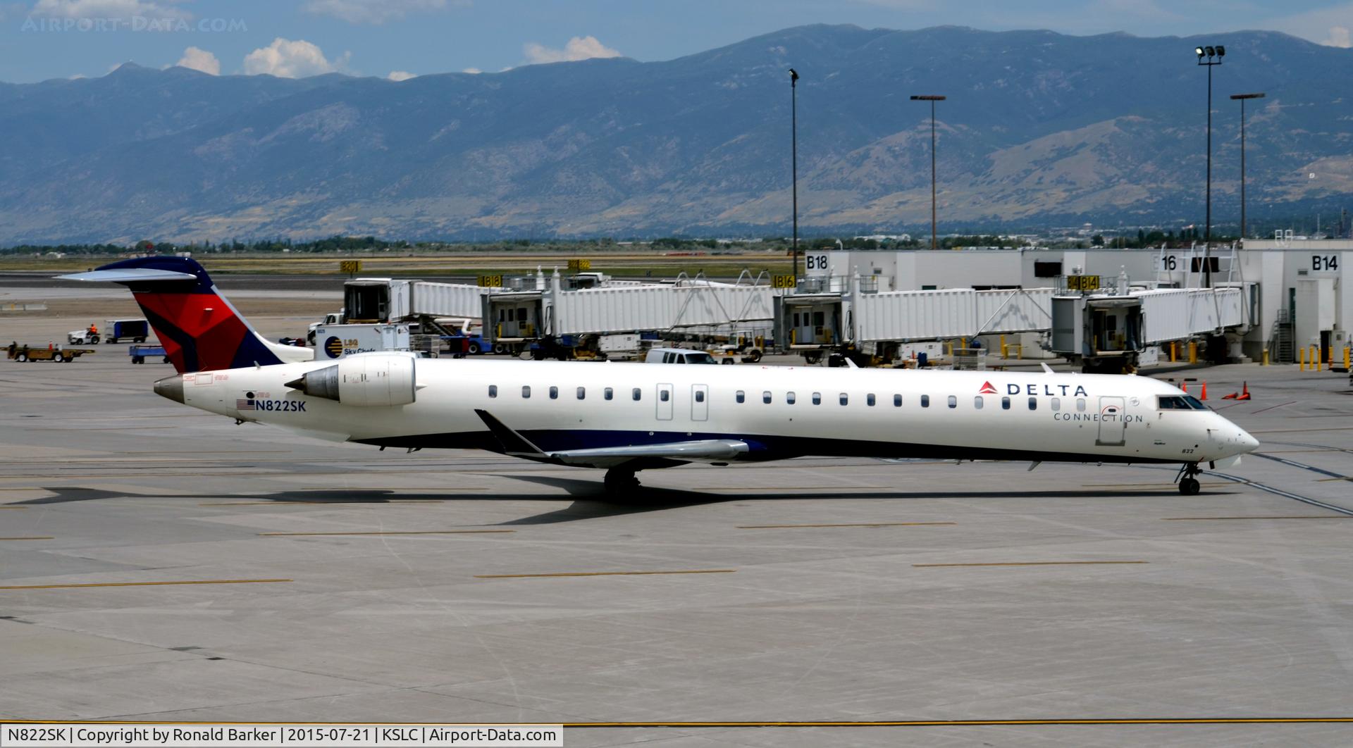 N822SK, 2008 Bombardier CRJ-900ER (CL-600-2D24) C/N 15203, Taxi to park SLC