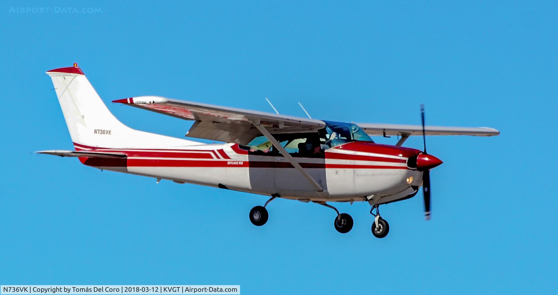 N736VK, 1978 Cessna R182 Skylane RG C/N R18200777, N736VK 1978 Cessna R182 Skylane RG C/N R18200777 
North Las Vegas Airport (IATA: VGT, ICAO: KVGT, FAA LID: VGT) March 12, 2018
Photo: Tomás Del Coro