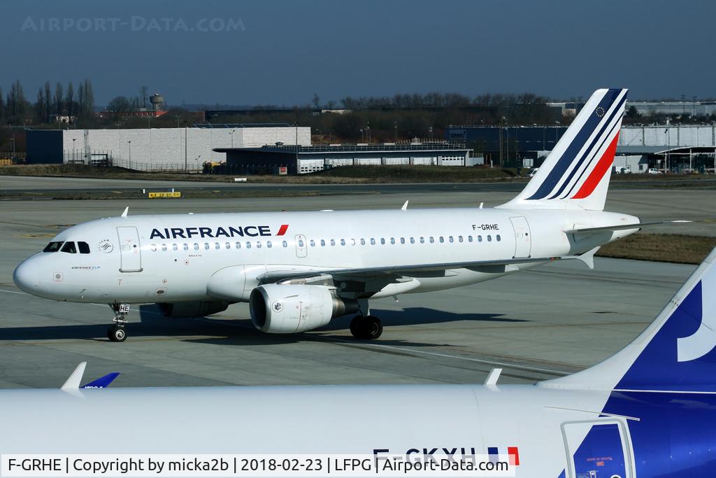 F-GRHE, 1999 Airbus A319-111 C/N 1020, Taxiing. Scrapped in February 2022.