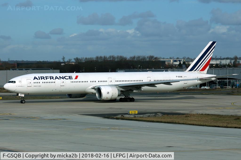 F-GSQB, 2004 Boeing 777-328/ER C/N 32724, Taxiing