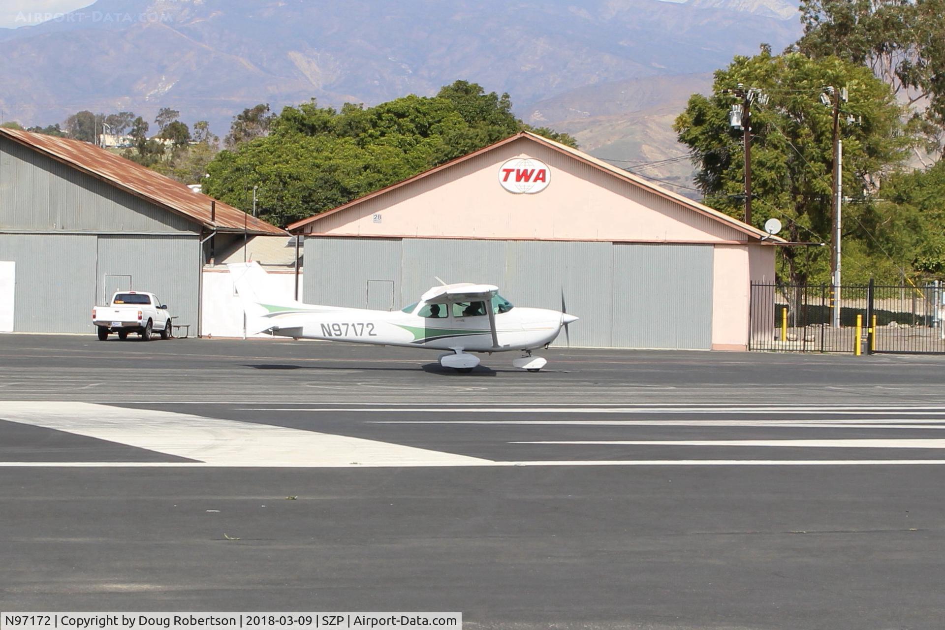 N97172, 1984 Cessna 172P C/N 17276162, 1984 Cessna 172P  SKYHAWK, Lycoming 0-320-D2J 160 HP, Taxi to Rwy 22