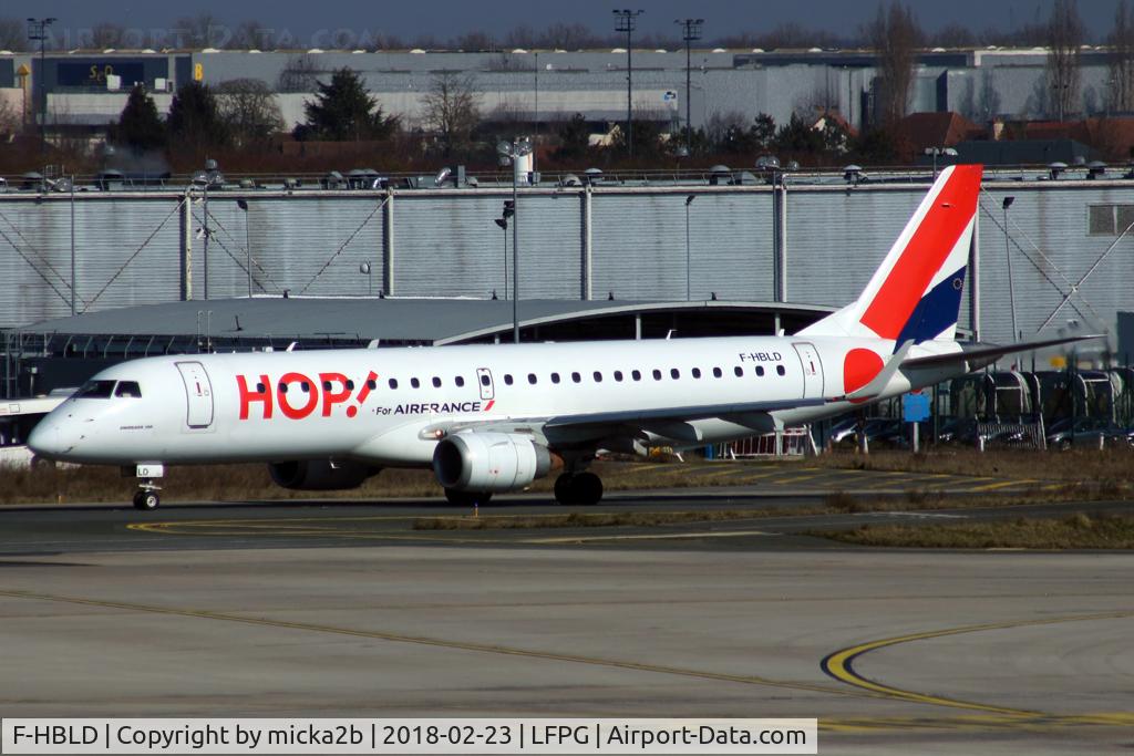 F-HBLD, 2007 Embraer 190LR (ERJ-190-100LR) C/N 19000113, Taxiing