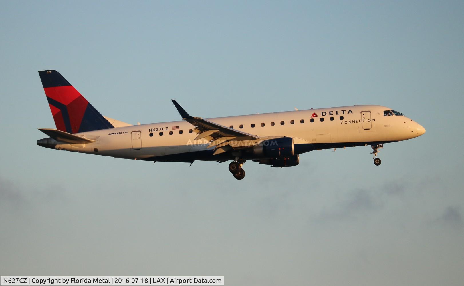 N627CZ, 2008 Embraer 175LR (ERJ-170-200LR) C/N 17000229, Delta Connection