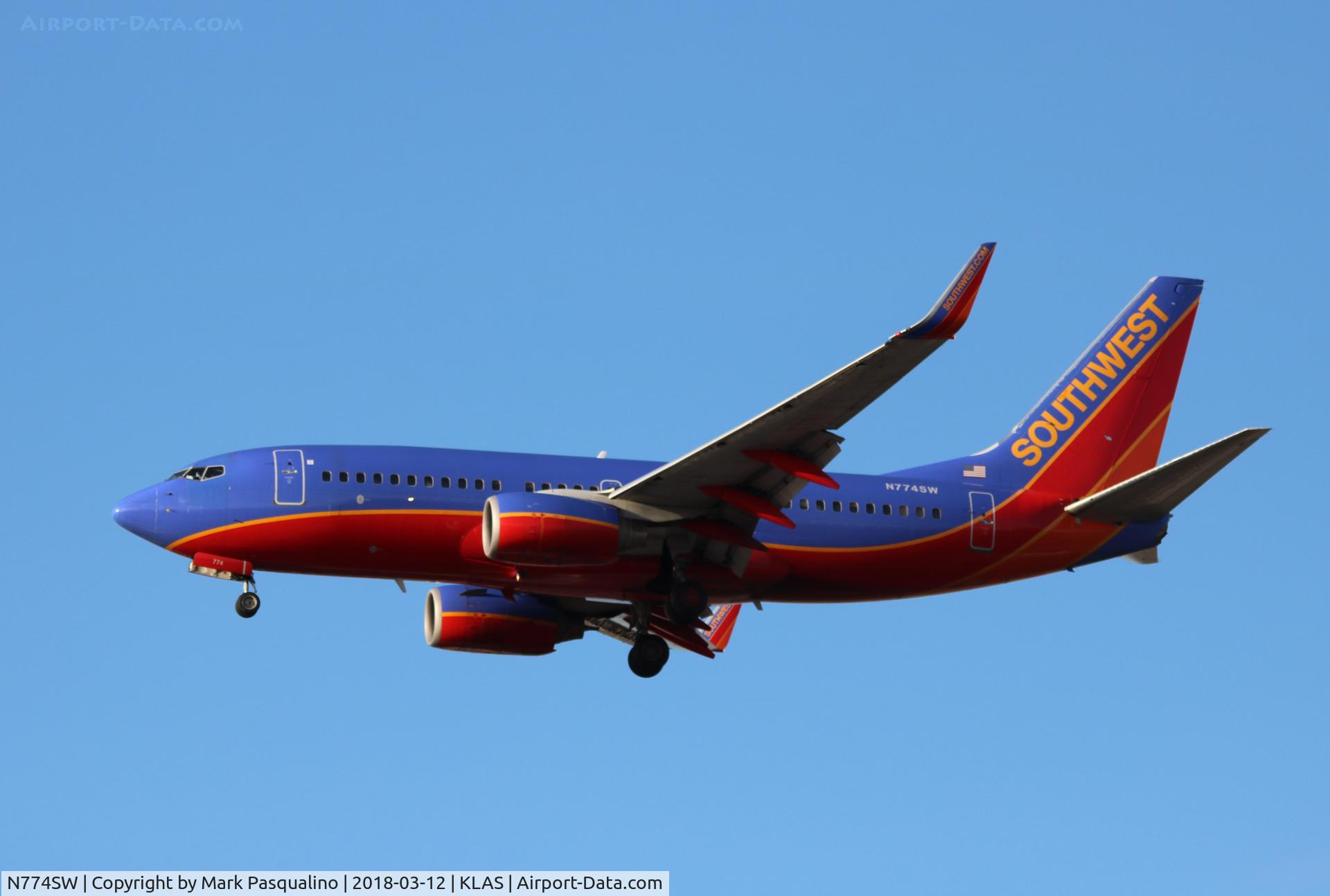 N774SW, 2000 Boeing 737-7H4 C/N 27882, Boeing 737-700