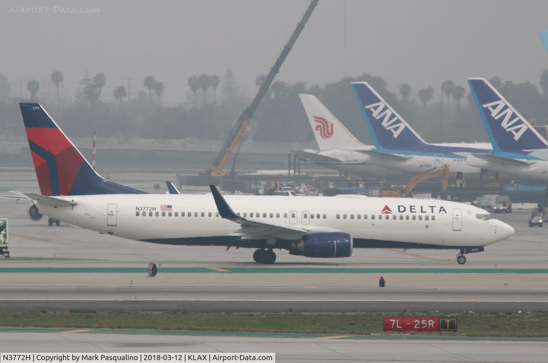 N3772H, 2010 Boeing 737-832 C/N 30823, Boeing 737-800