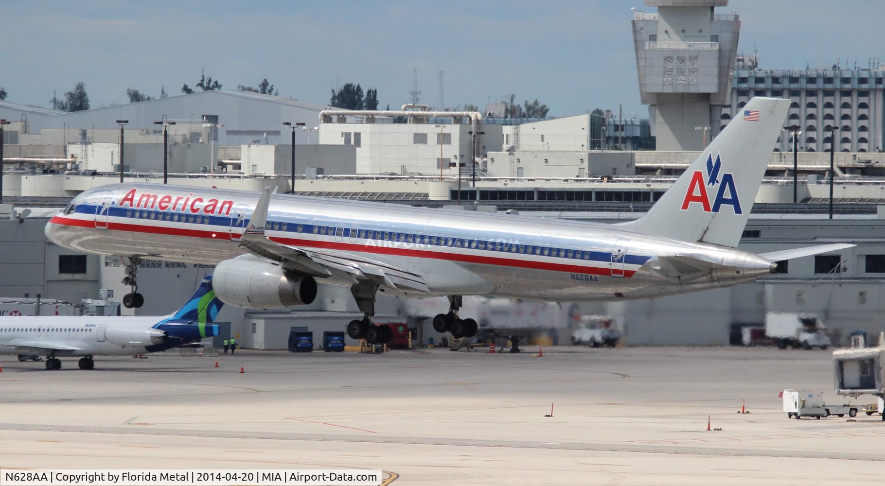 N628AA, 1990 Boeing 757-223 C/N 24586, American