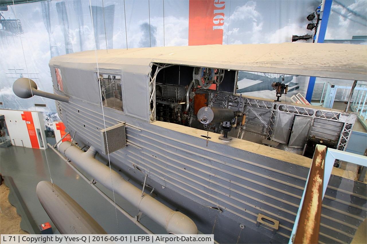 L 71, 1918 Zeppelin LZ 113 C/N LZ 113, Nacelle of Zeppelin LZ 113, Air & Space Museum Paris-Le Bourget Airport (LFPB-LBG)