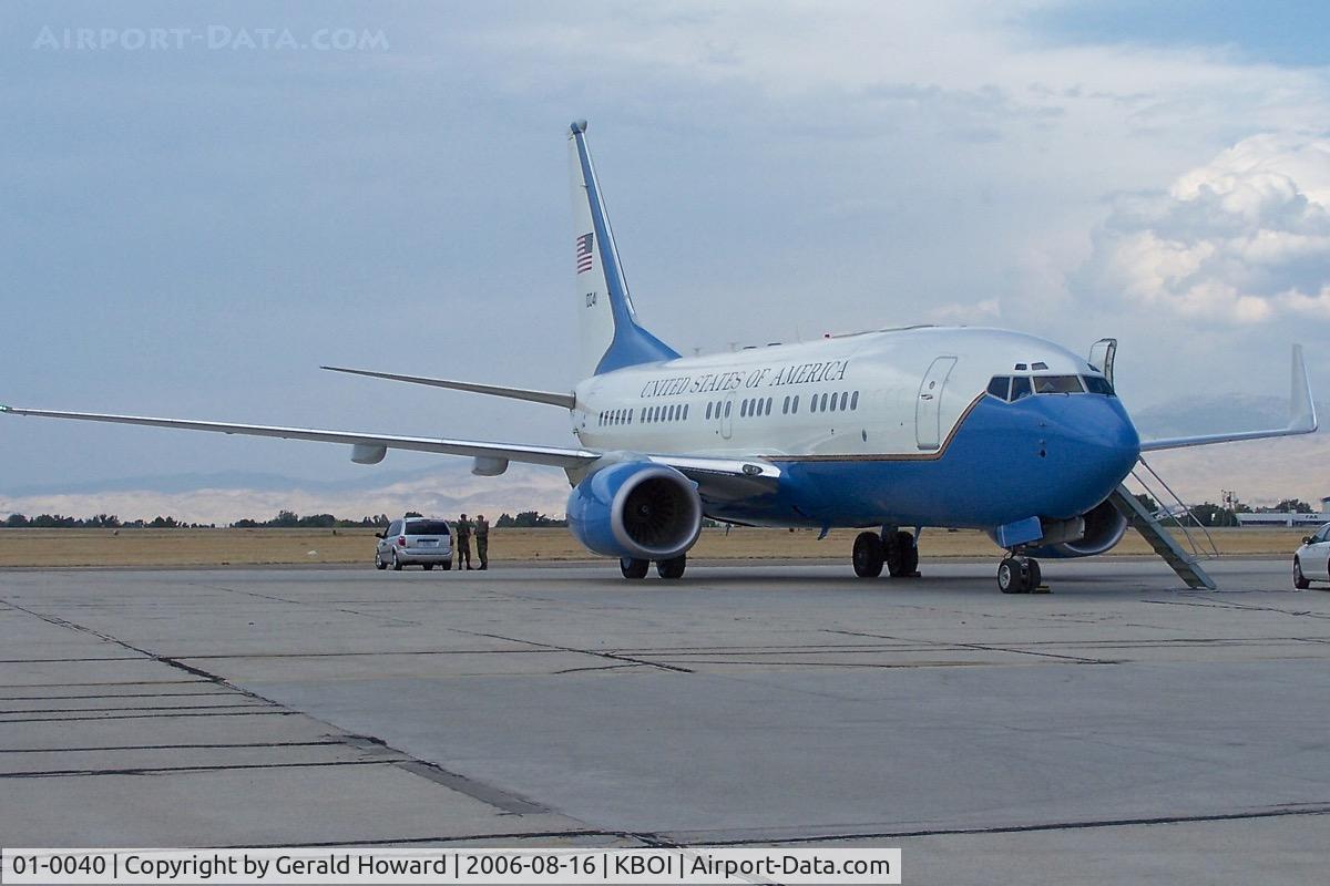 01-0040, 2000 Boeing C-40B (737-7DM BBJ) C/N 29971, Parked on the south GA ramp.