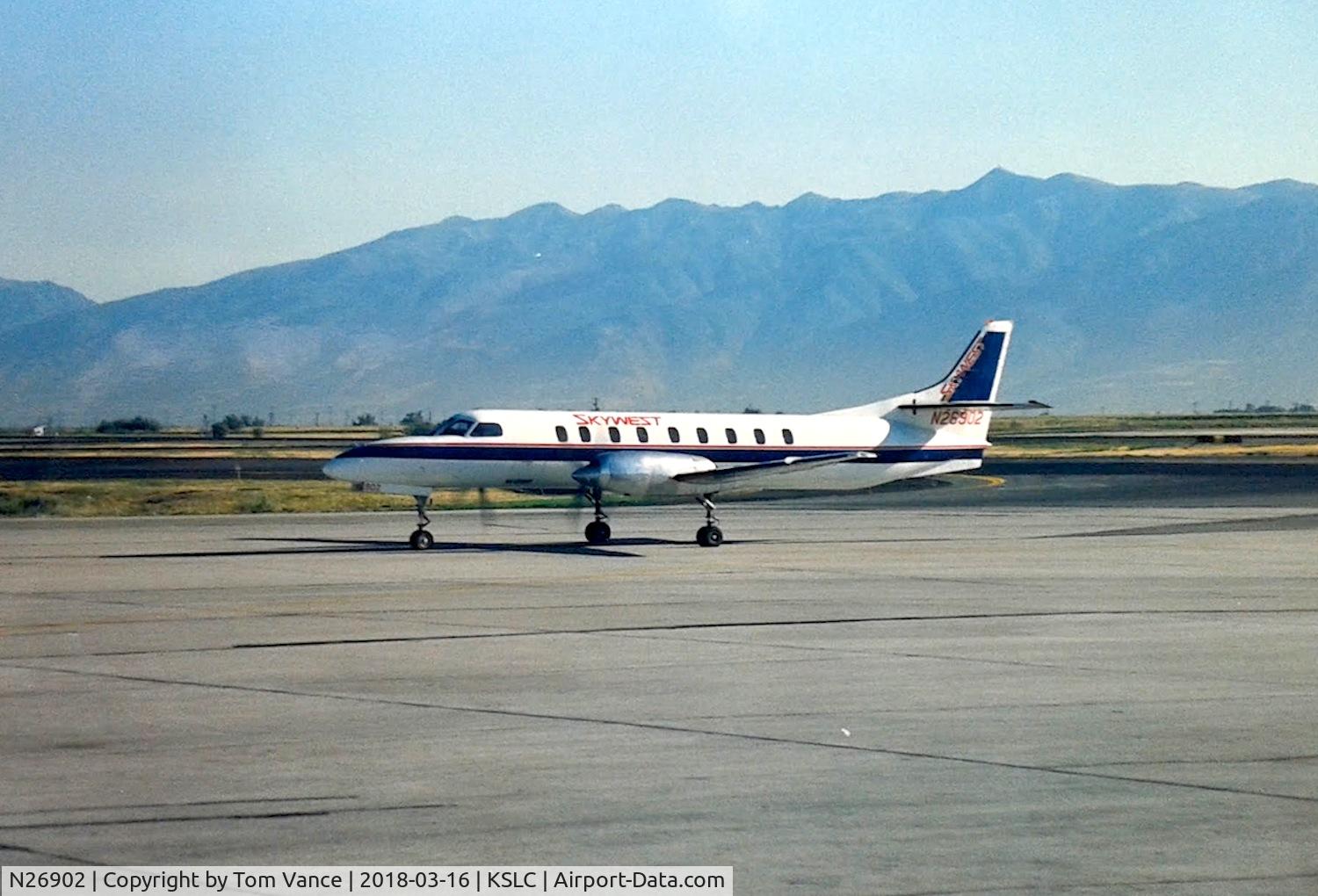 N26902, 1986 Fairchild SA-227AC Metro III C/N AC-657, Skywest Metro II arriving at Salt Lake City (SLC) in Aug 1989.