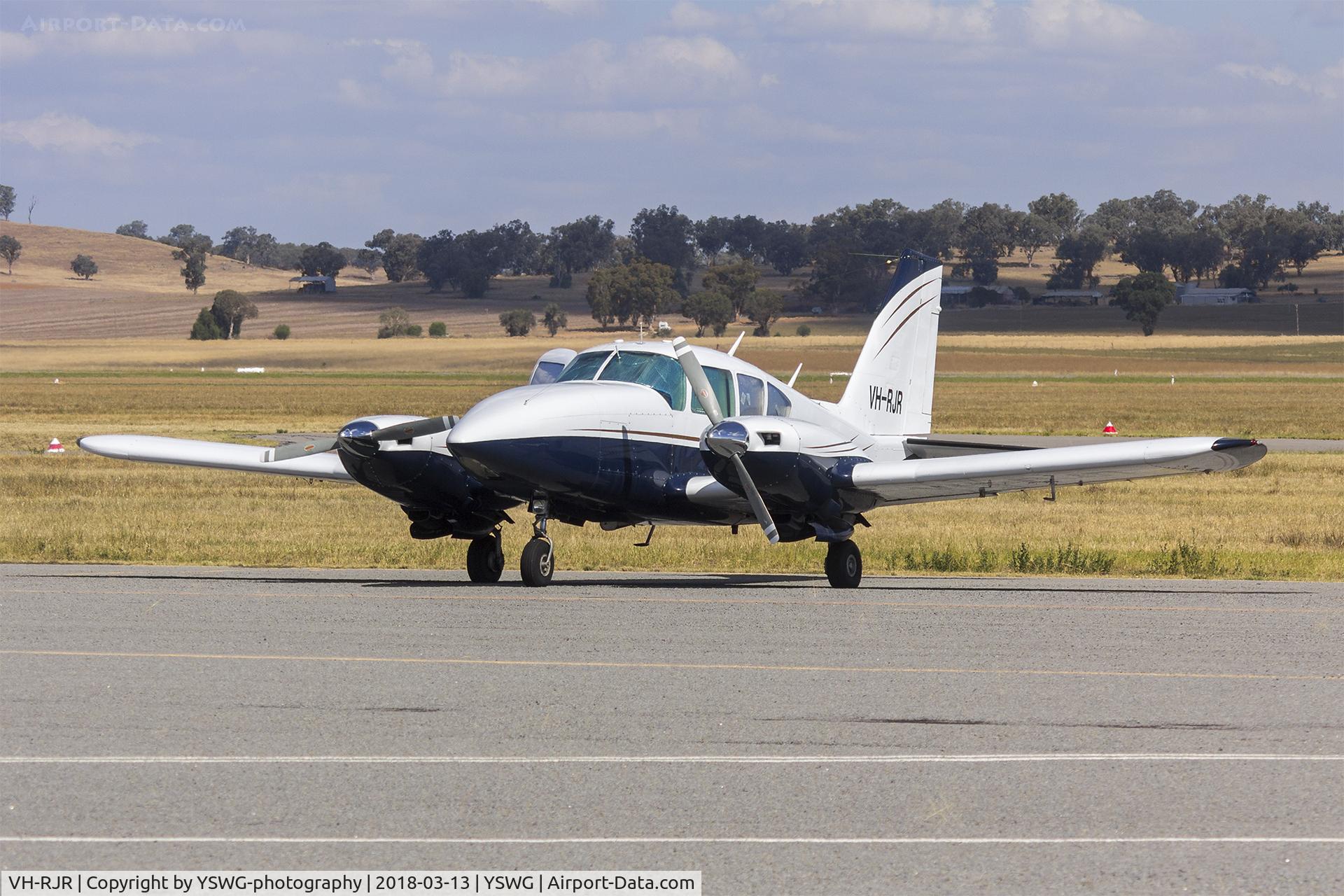 VH-RJR, 1974 Piper PA-23-250 Aztec C/N 27-7554003, Piper PA-23-250 Aztec (VH-RJR) at Wagga Wagga Airport