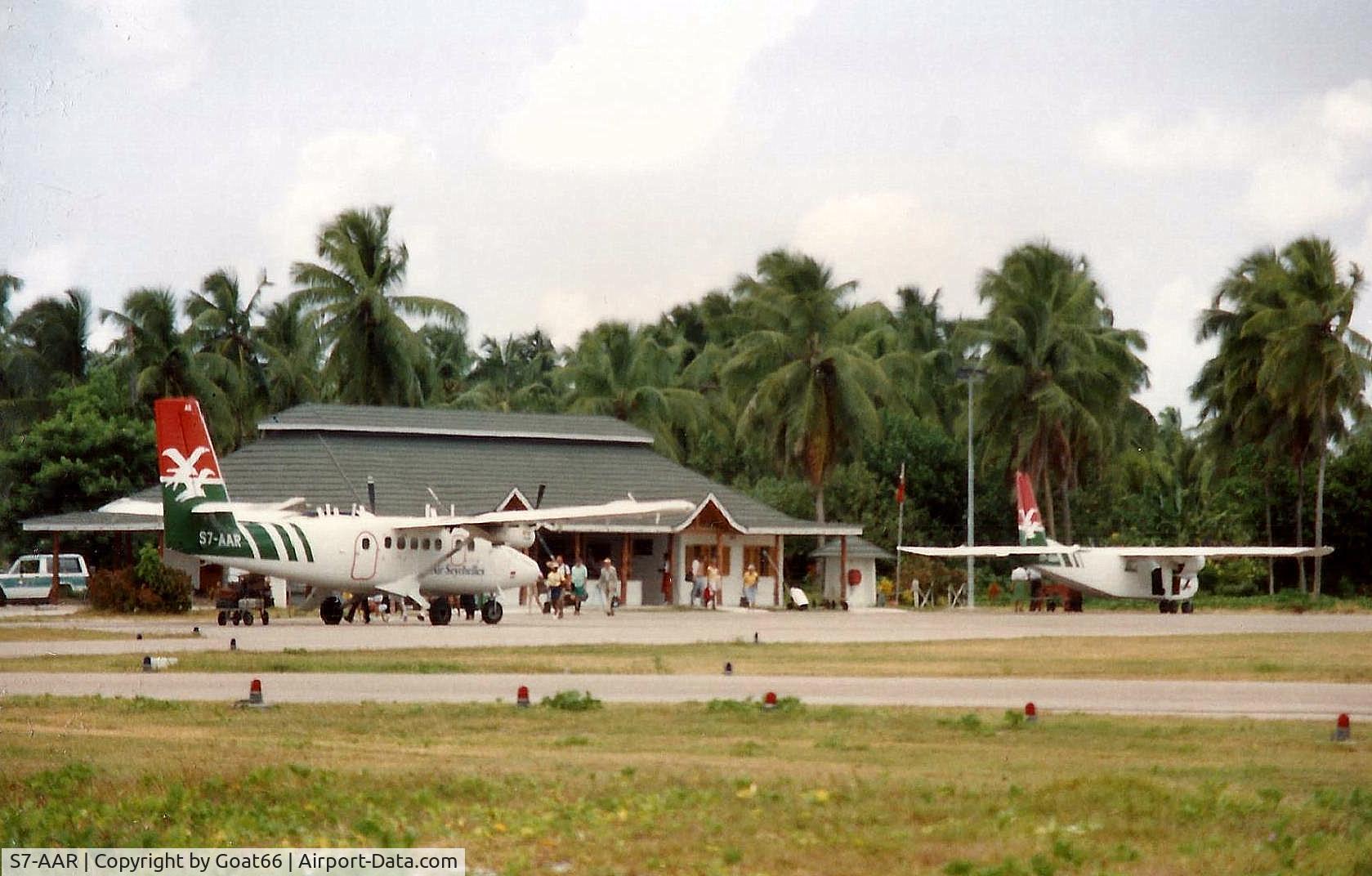 S7-AAR, 1977 De Havilland Canada DHC-6-310 Twin Otter C/N 539, All aboard.......boarding for departure from Praslin, Seychelles March 1989