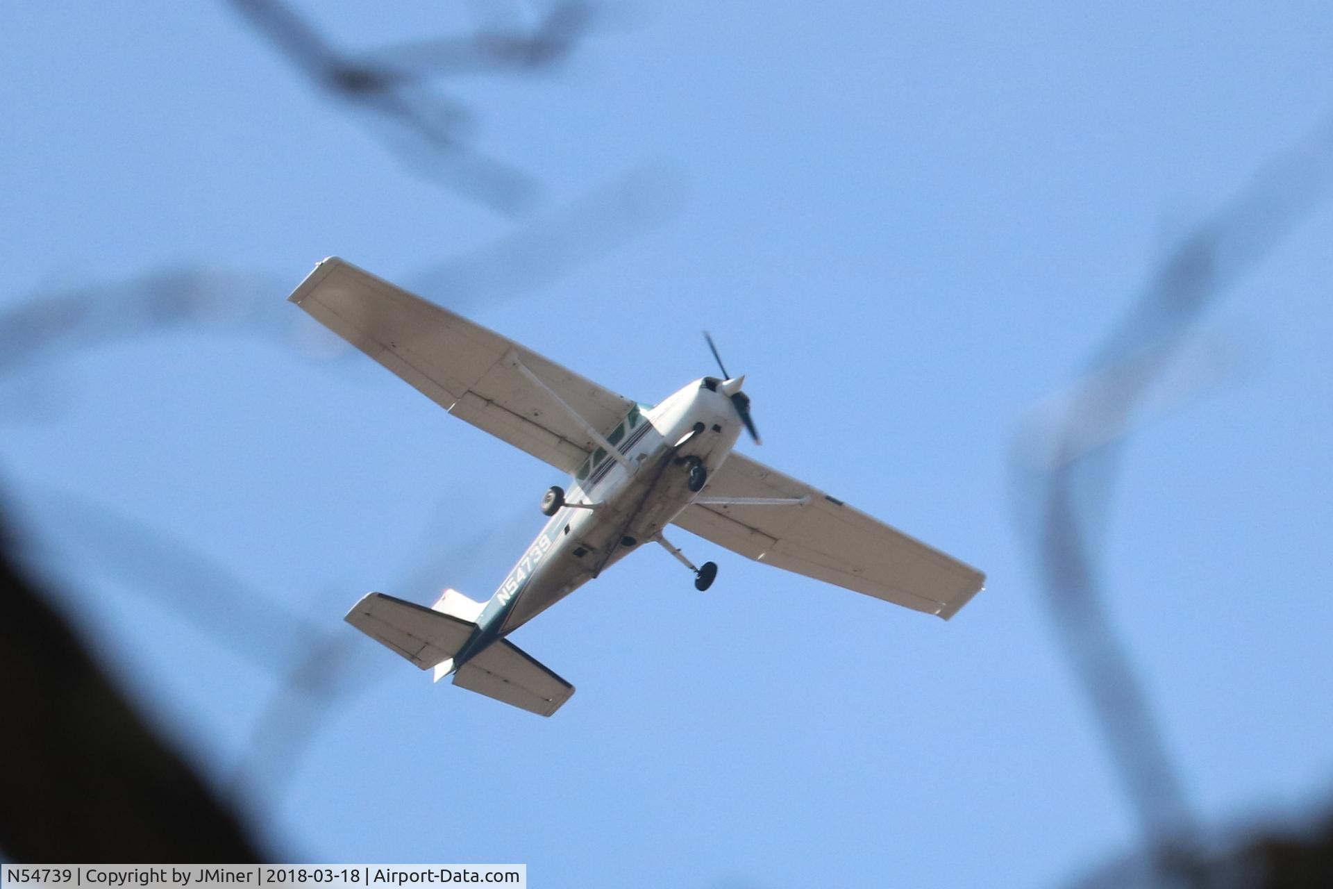 N54739, 1981 Cessna 172P C/N 17275045, Flying over Barrington, IL.