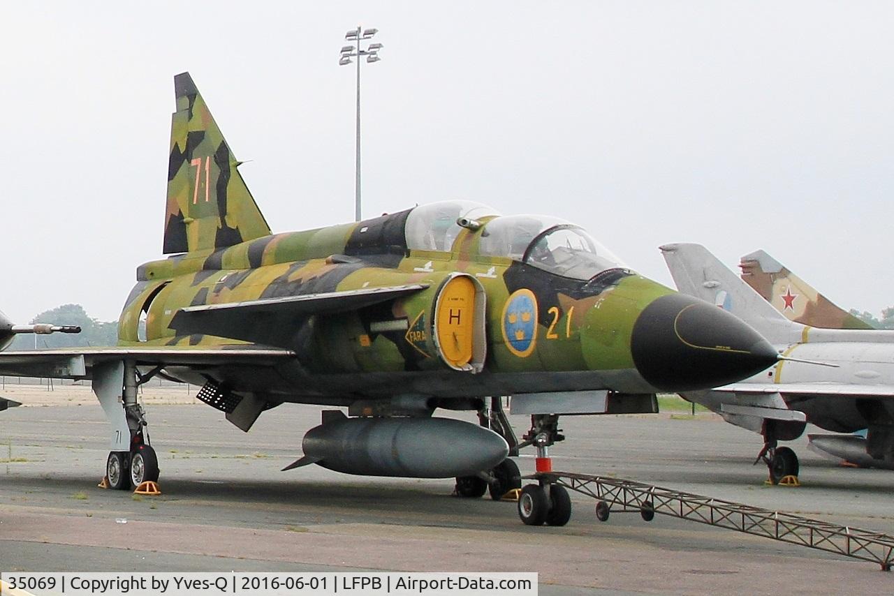 35069, 1961 Saab J-35A Draken C/N 35-069, Saab SK37 Viggen, Exibited at Air & Space Museum Paris-Le Bourget (LFPB)