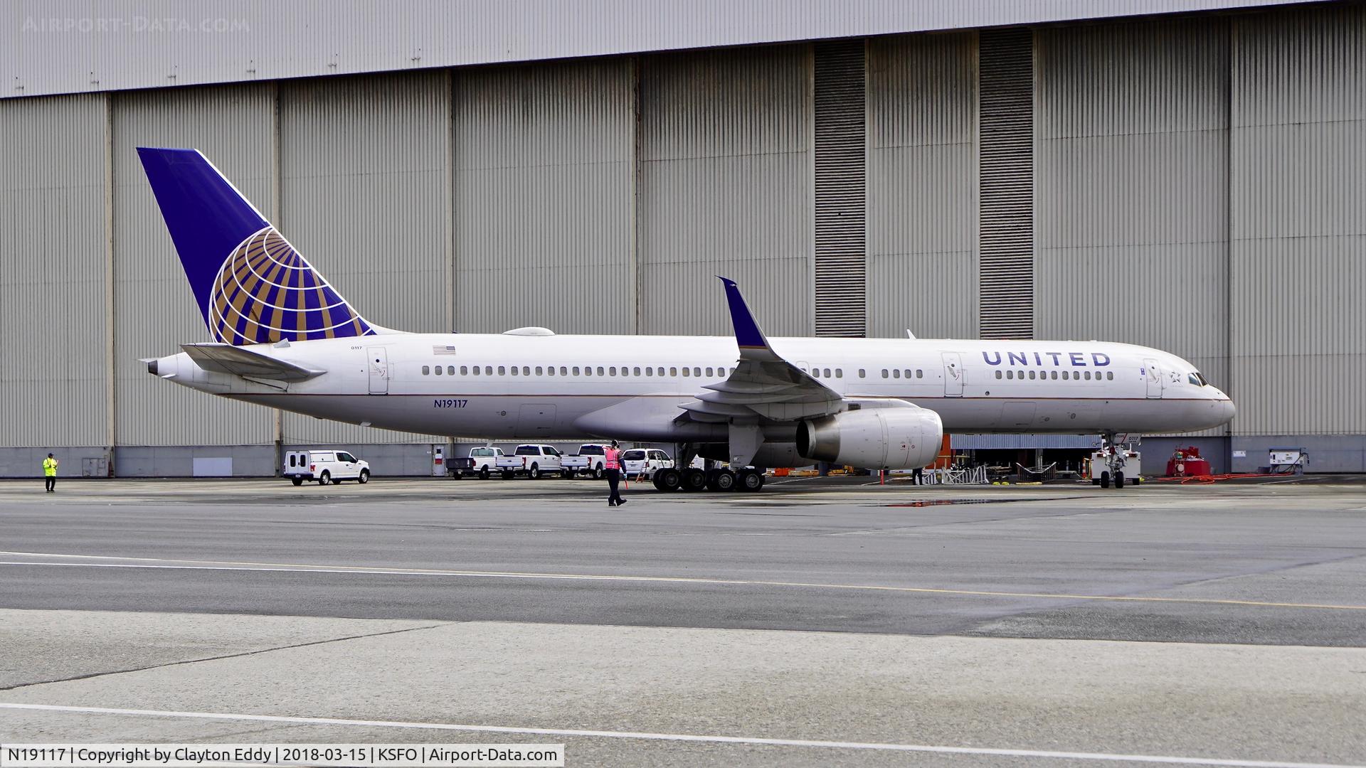 N19117, 1996 Boeing 757-224 C/N 27559, SFO 2018.