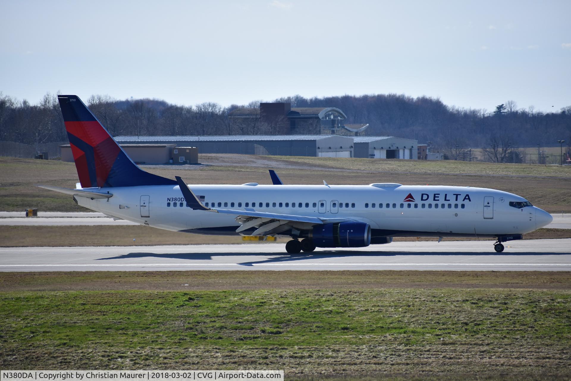 N380DA, 1999 Boeing 737-832 C/N 30266, Boeing 737-800