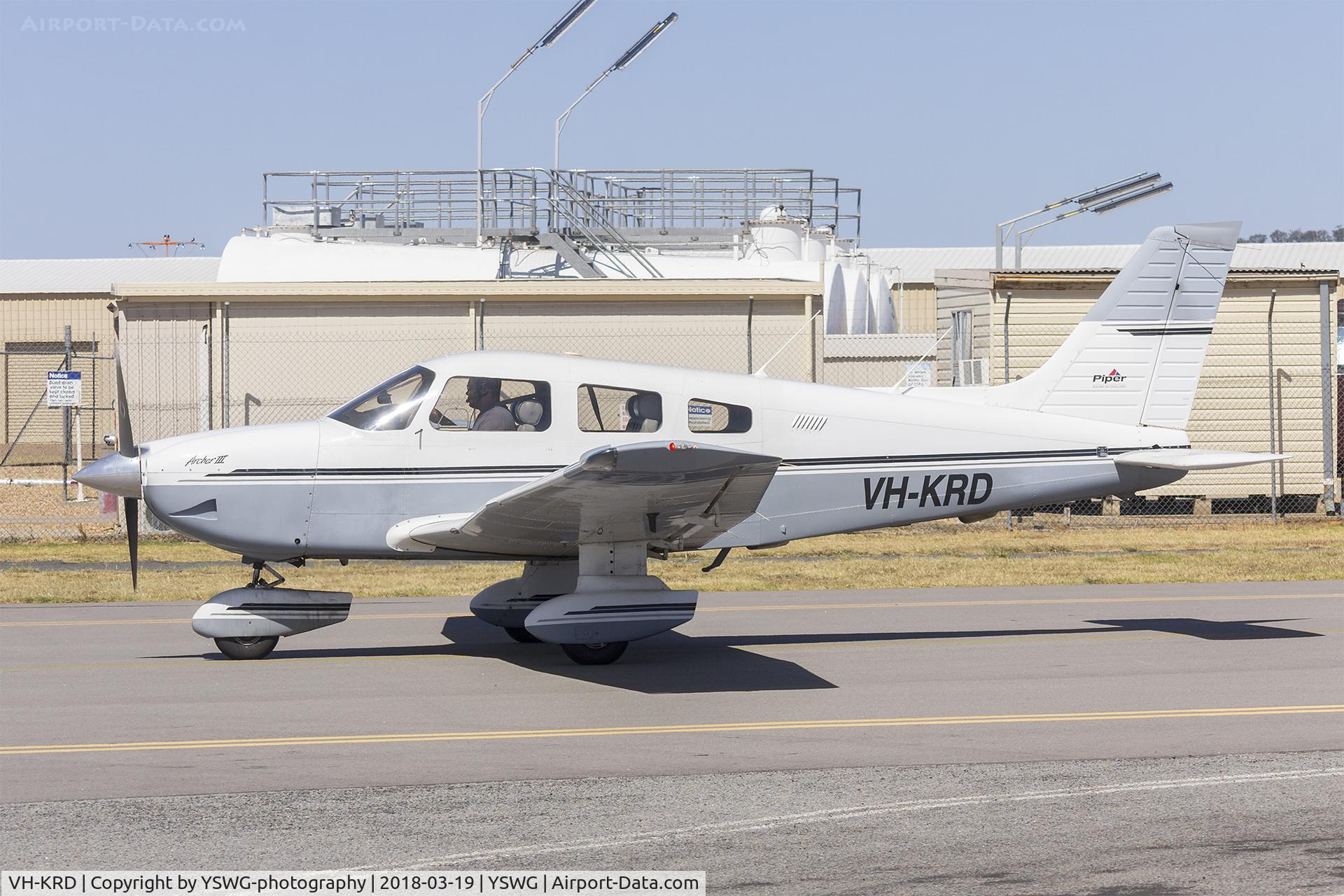VH-KRD, 1996 Piper PA-28-181 C/N 2843050, Piper PA-28-181 Archer III (VH-KRD) taxiing at Wagga Wagga Airport