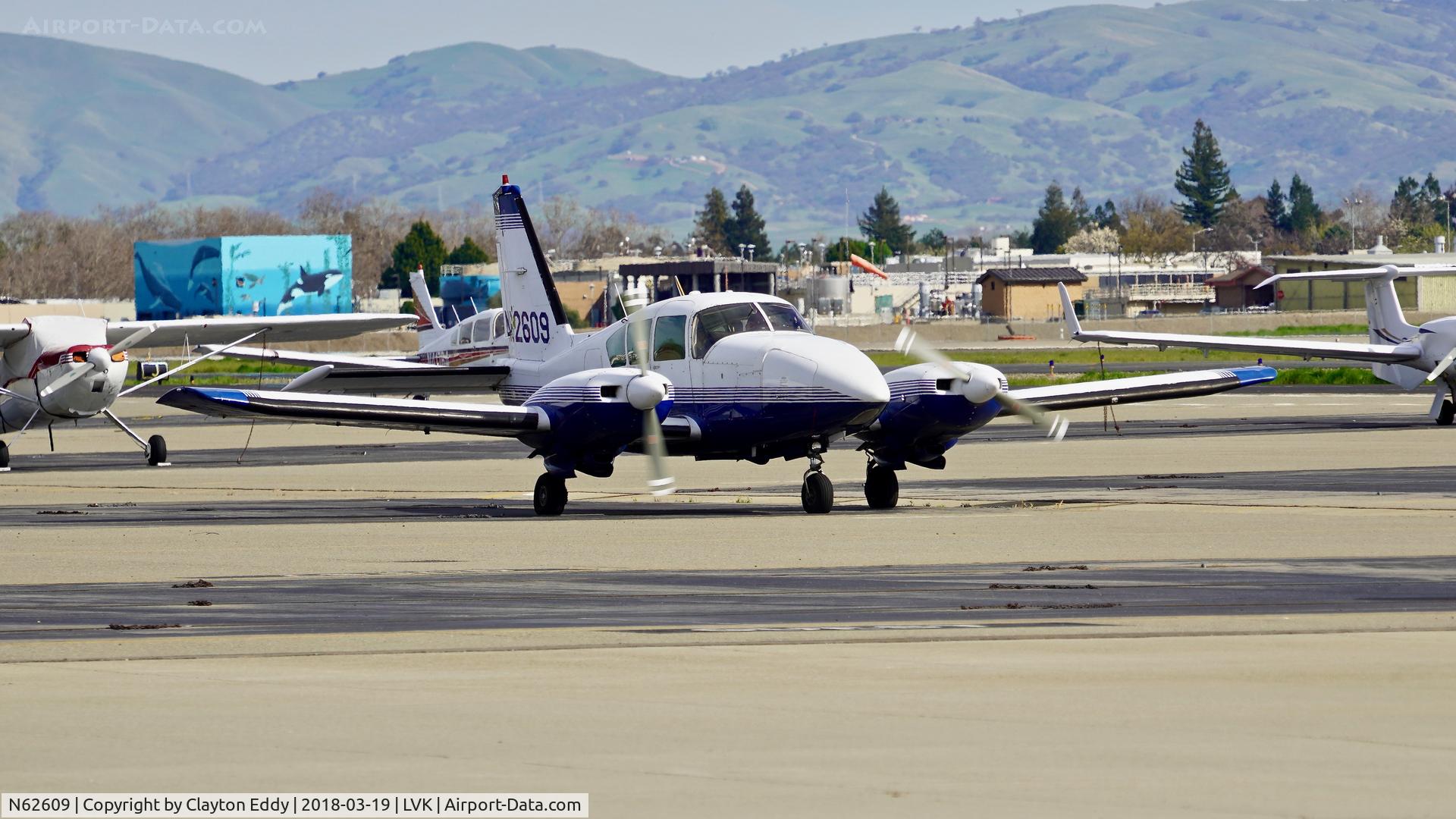 N62609, 1976 Piper PA-23-250 Aztec C/N 27-7654084, Livermore Airport California 2018.