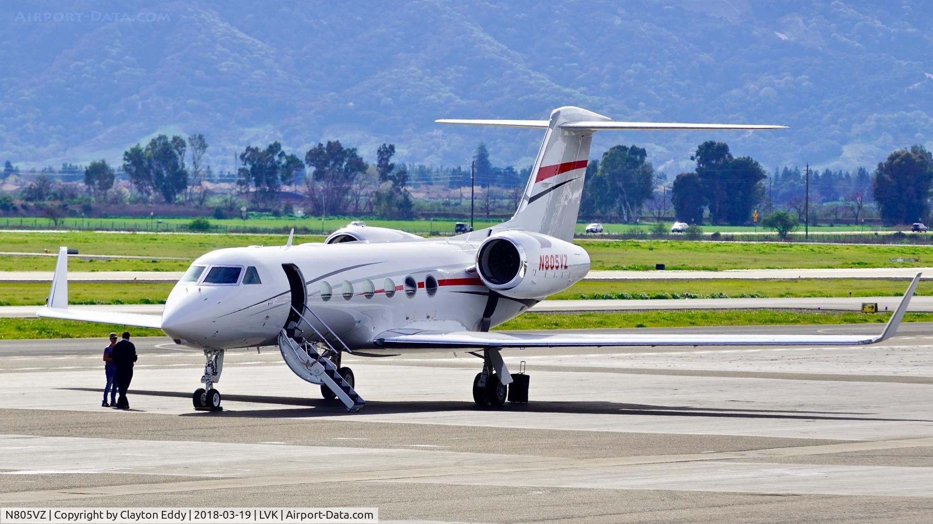 N805VZ, 2017 Gulfstream Aerospace G450 (GIV-X) C/N 4363, Livermore Airport California 2018.