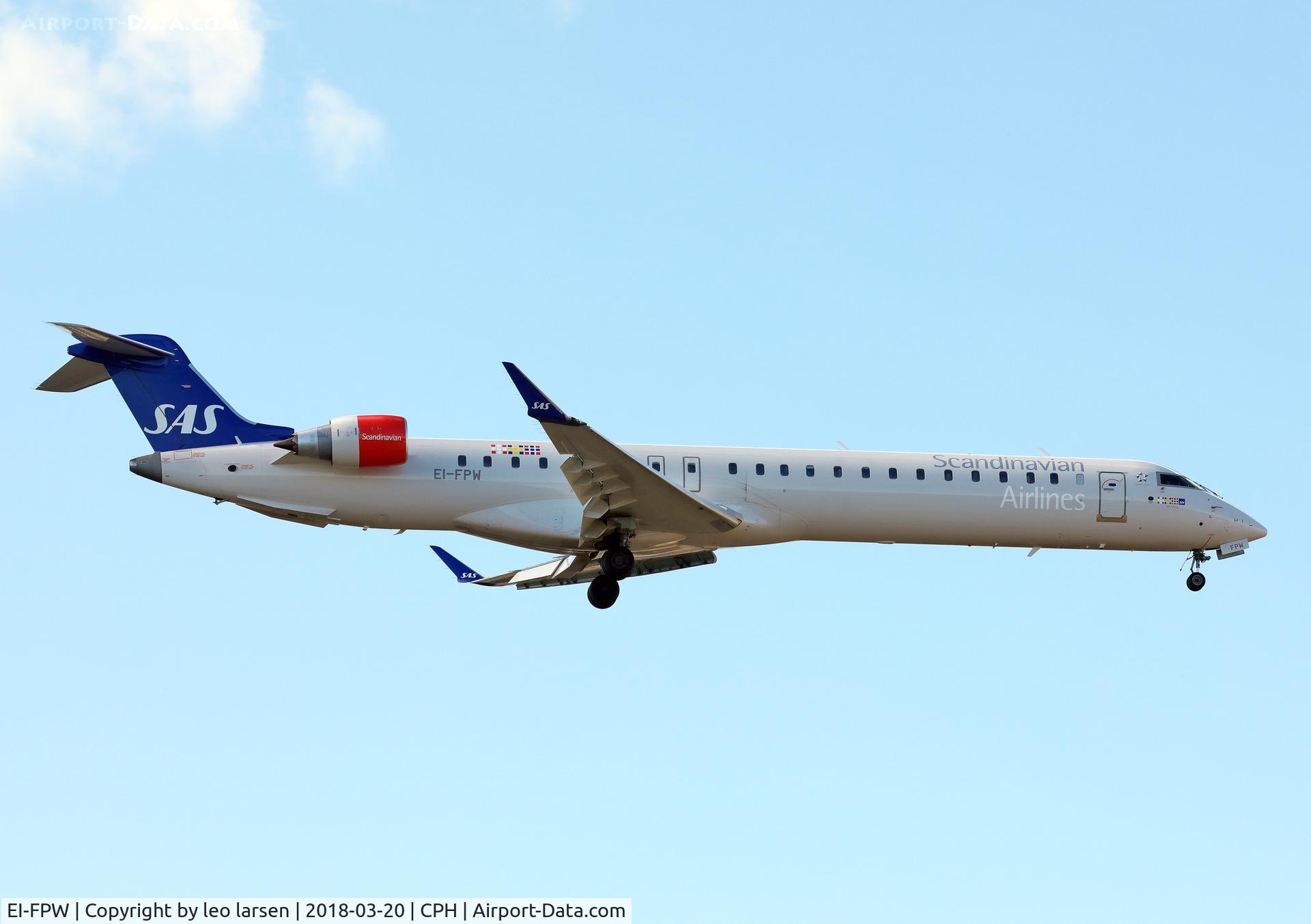 EI-FPW, 2018 Bombardier CRJ-900 (CL-600-2D24) C/N 15443, Copenhagen 20.3.2018 app to R-04L