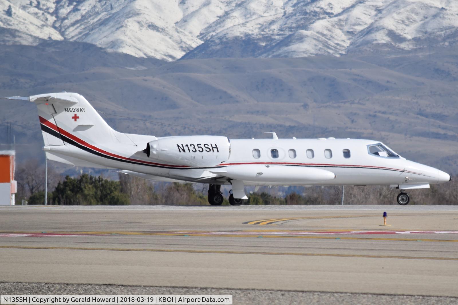 N135SH, 1981 Gates Learjet 35A C/N 335, On RWY 10R starting take off run. No, its a Lear Jet!