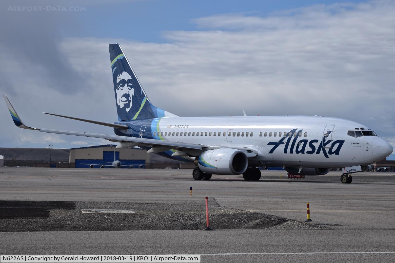 N622AS, 2000 Boeing 737-790 C/N 30165, On Delta after turning off RWY 10L.