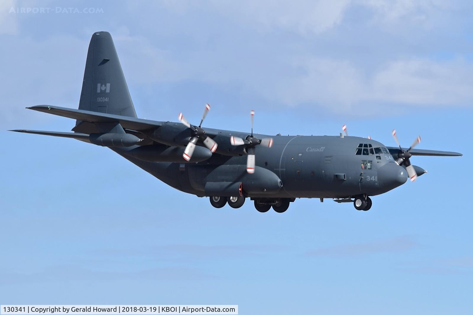 130341, 1989 Lockheed KCC-130H Hercules C/N 382-5200, landing RWY 10R.  435 Transport & Rescue Sq., 17 Wing, CFB Winnipeg.