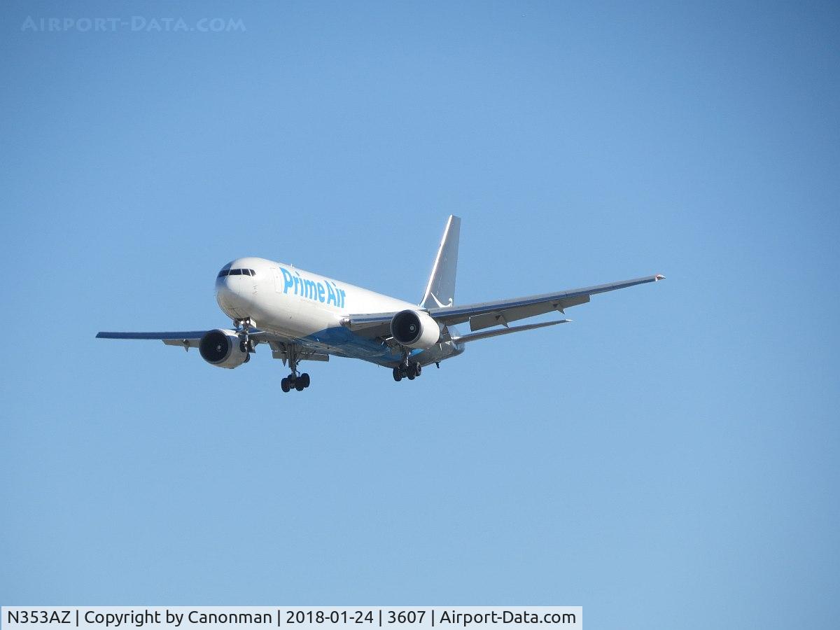 N353AZ, 1992 Boeing 767-323 C/N 25198, Landing