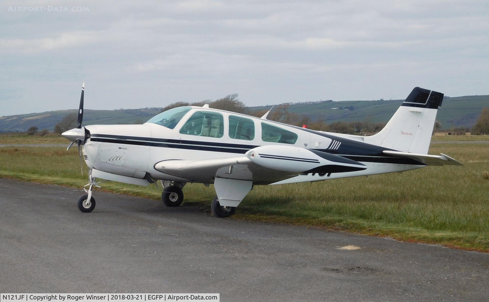N121JF, 1991 Beech F33A Bonanza C/N CE-1578, Visiting Bonanza.