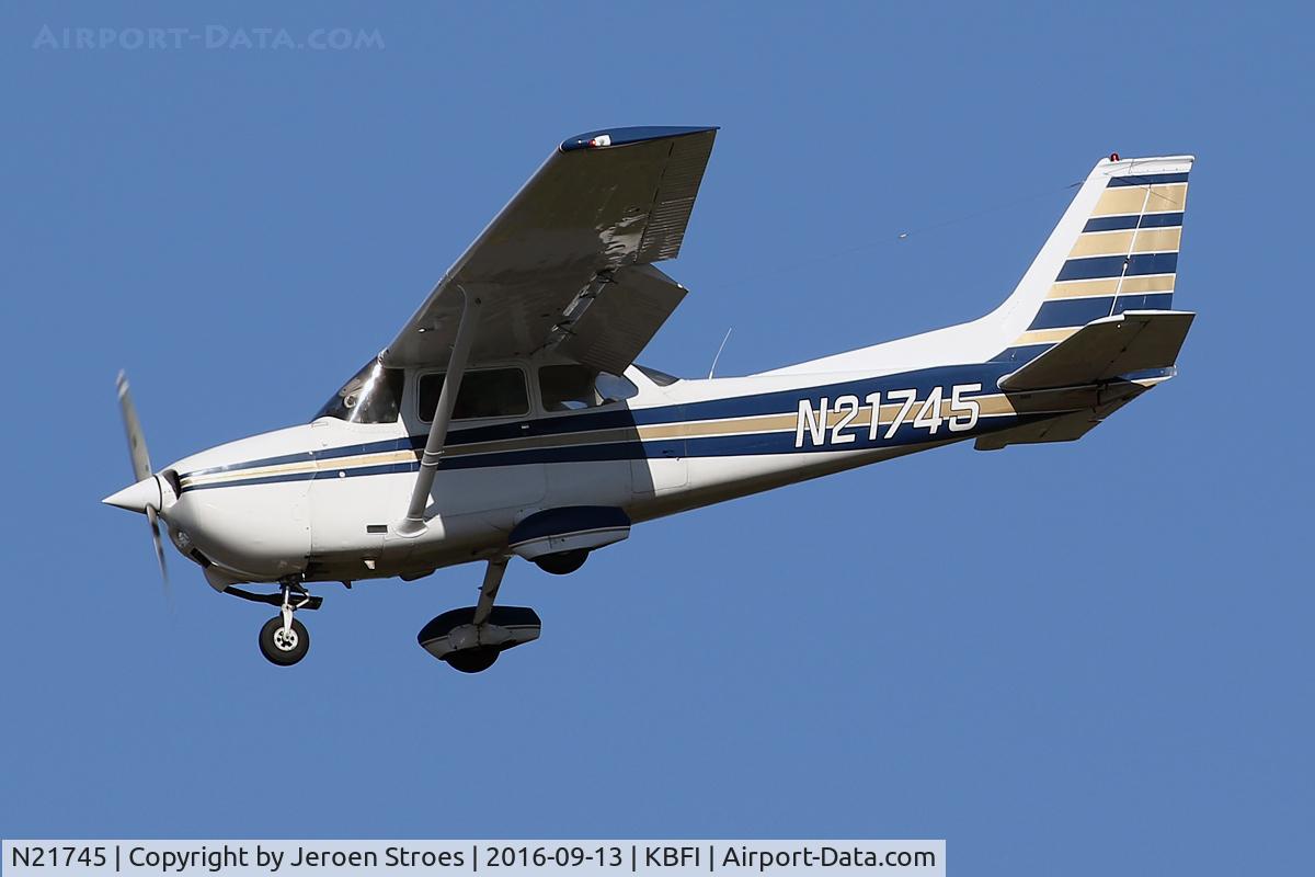 N21745, 1974 Cessna 172M C/N 17264000, KBFI