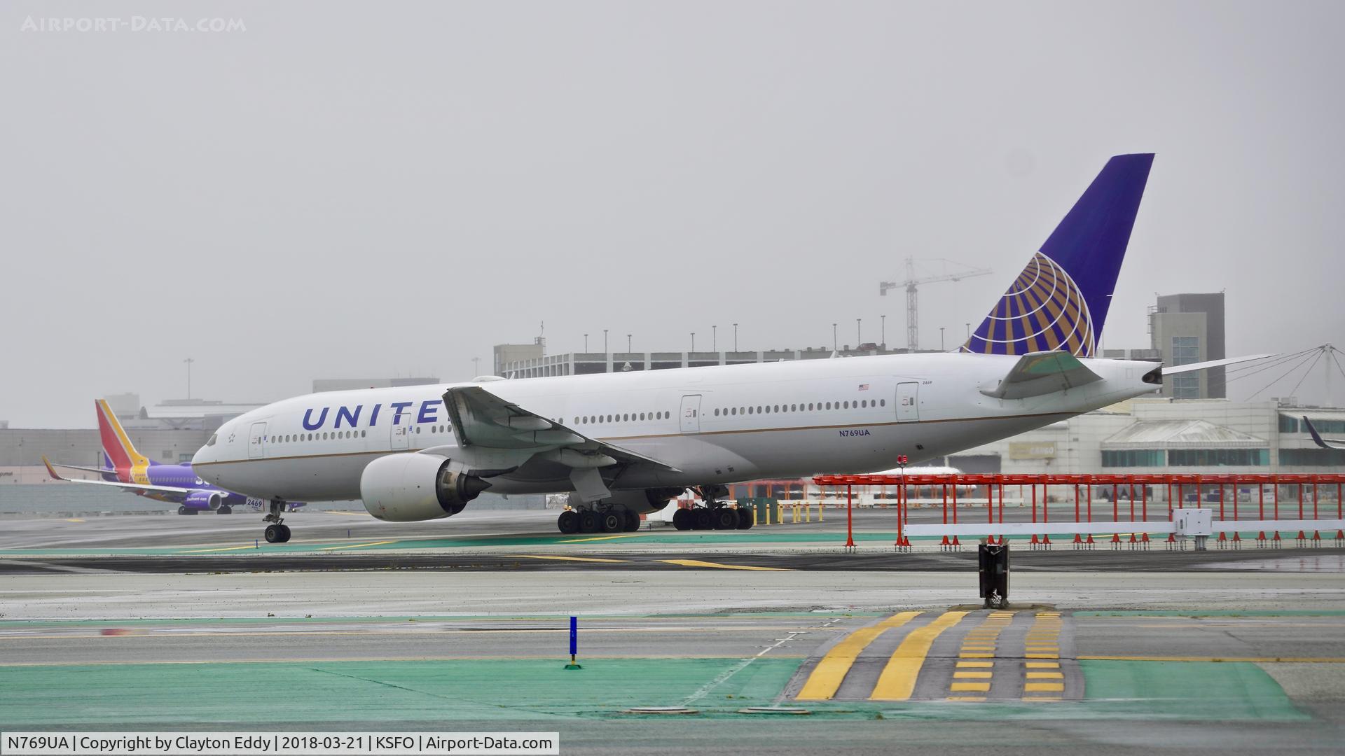 N769UA, 1995 Boeing 777-222 C/N 26921, SFO 2018.