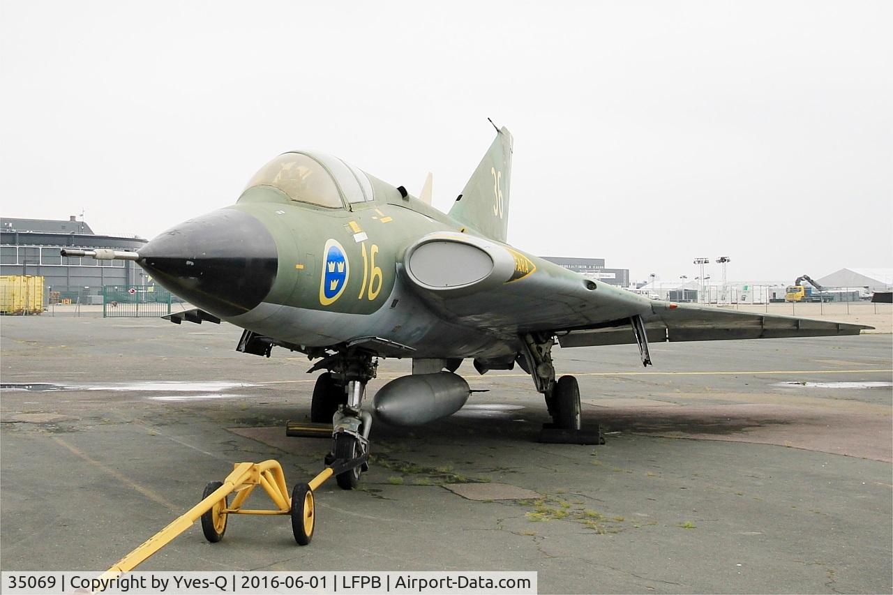 35069, 1961 Saab J-35A Draken C/N 35-069, Saab J-35A Draken, Exibited at Air & Space Museum Paris-Le Bourget (LFPB)