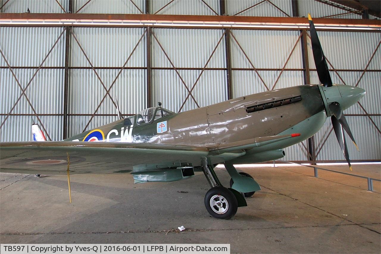 TB597, Supermarine 361 Spitfire LF.XVIe C/N CBAF.IX.3310, Supermarine 361 Spitfire LF.XVIe, Air & Space Museum Paris-Le Bourget (LFPB-LBG)