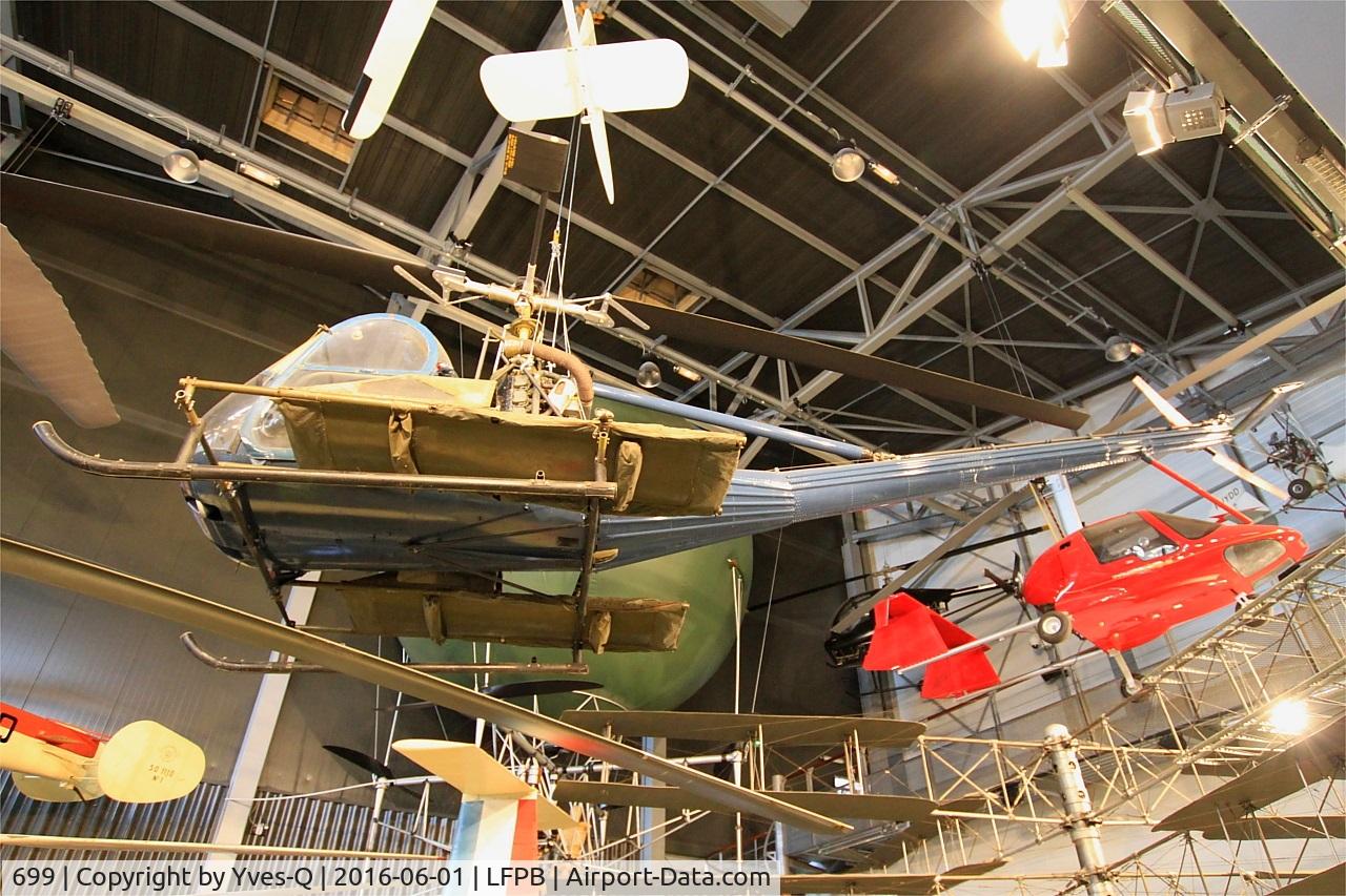 699, 1954 Hiller UH-12B Raven C/N 699, Hiller UH-12B Raven, Air & Space Museum Paris-Le Bourget (LFPB-LBG)